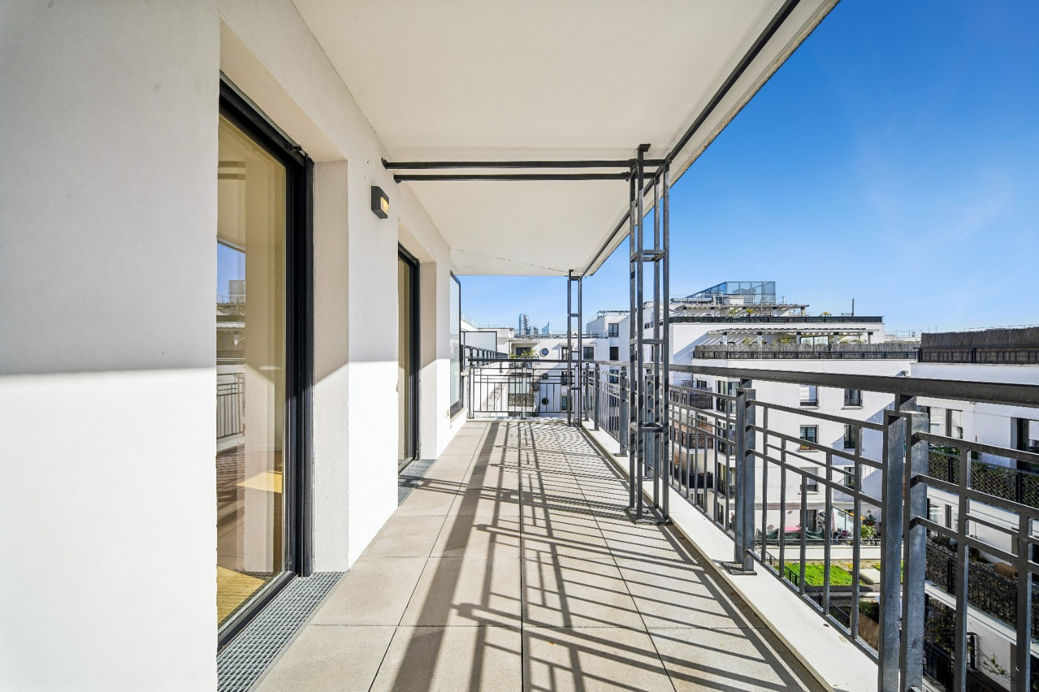 
                                                Vente
                                                 Appartement 3 pièces avec balcon - Suresnes