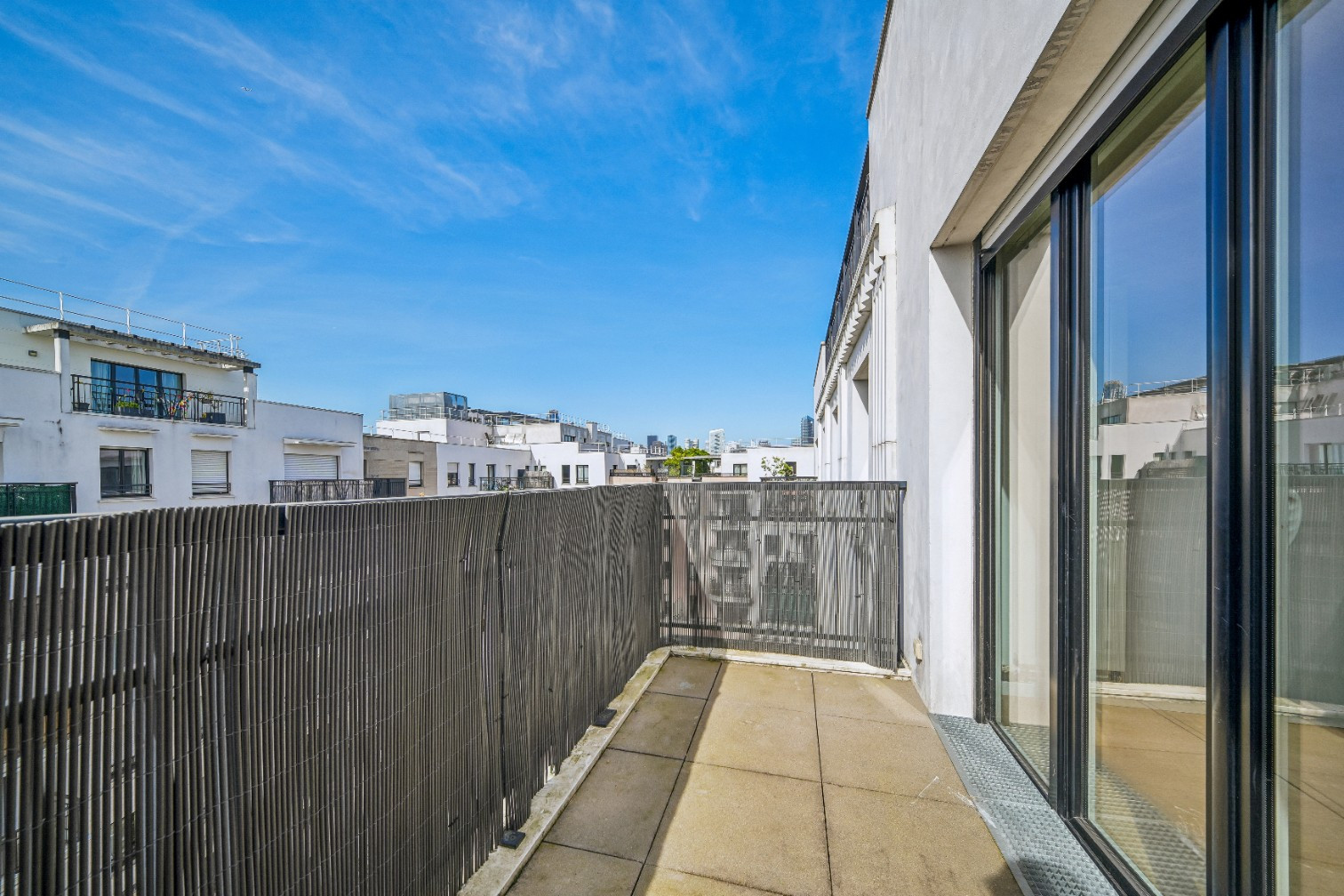
                                                Vente
                                                 Appartement 3 pièces avec balcon - Suresnes