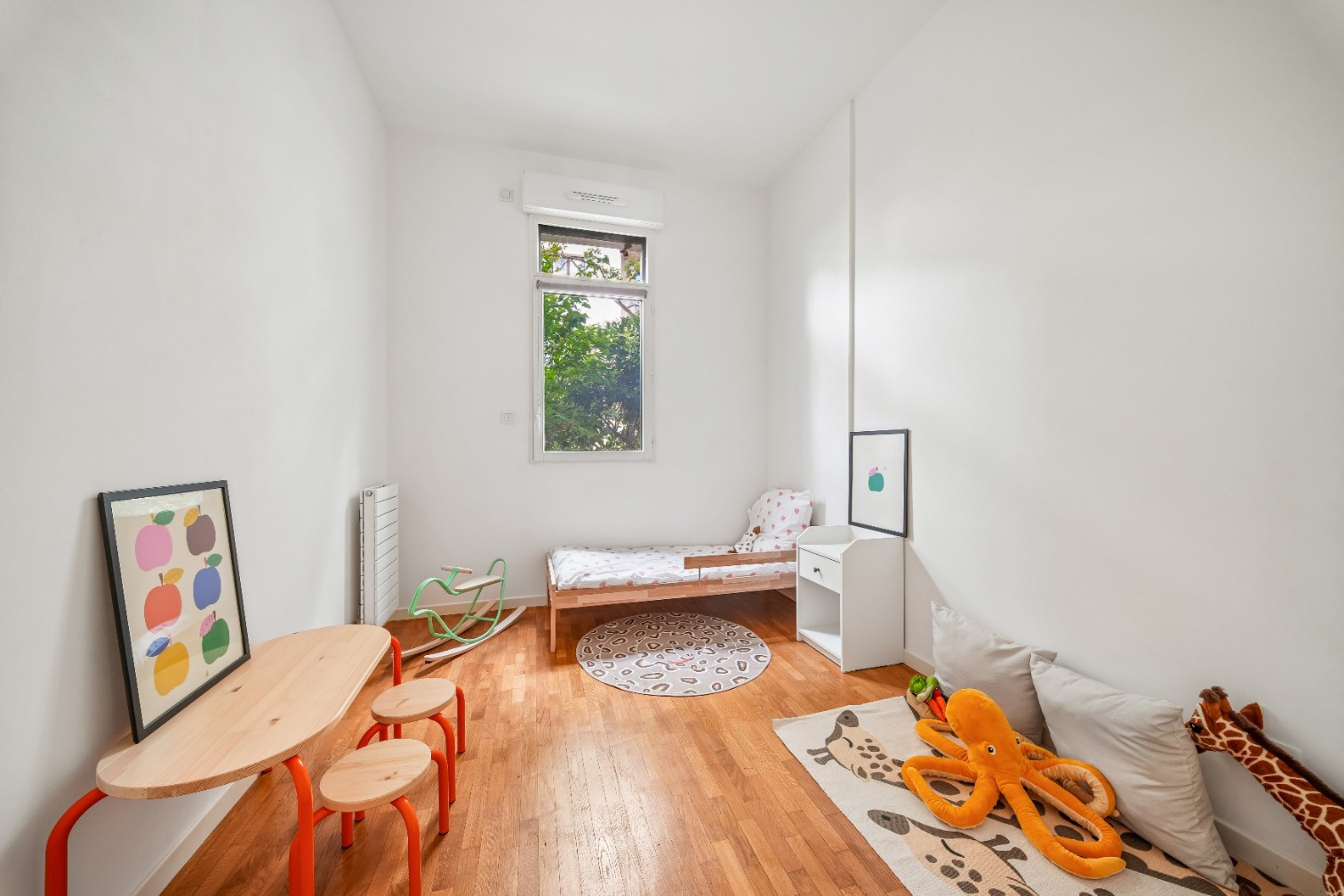 
                                                Vente
                                                 Appartement 3 pièces en Rez-de-Jardin - Suresnes