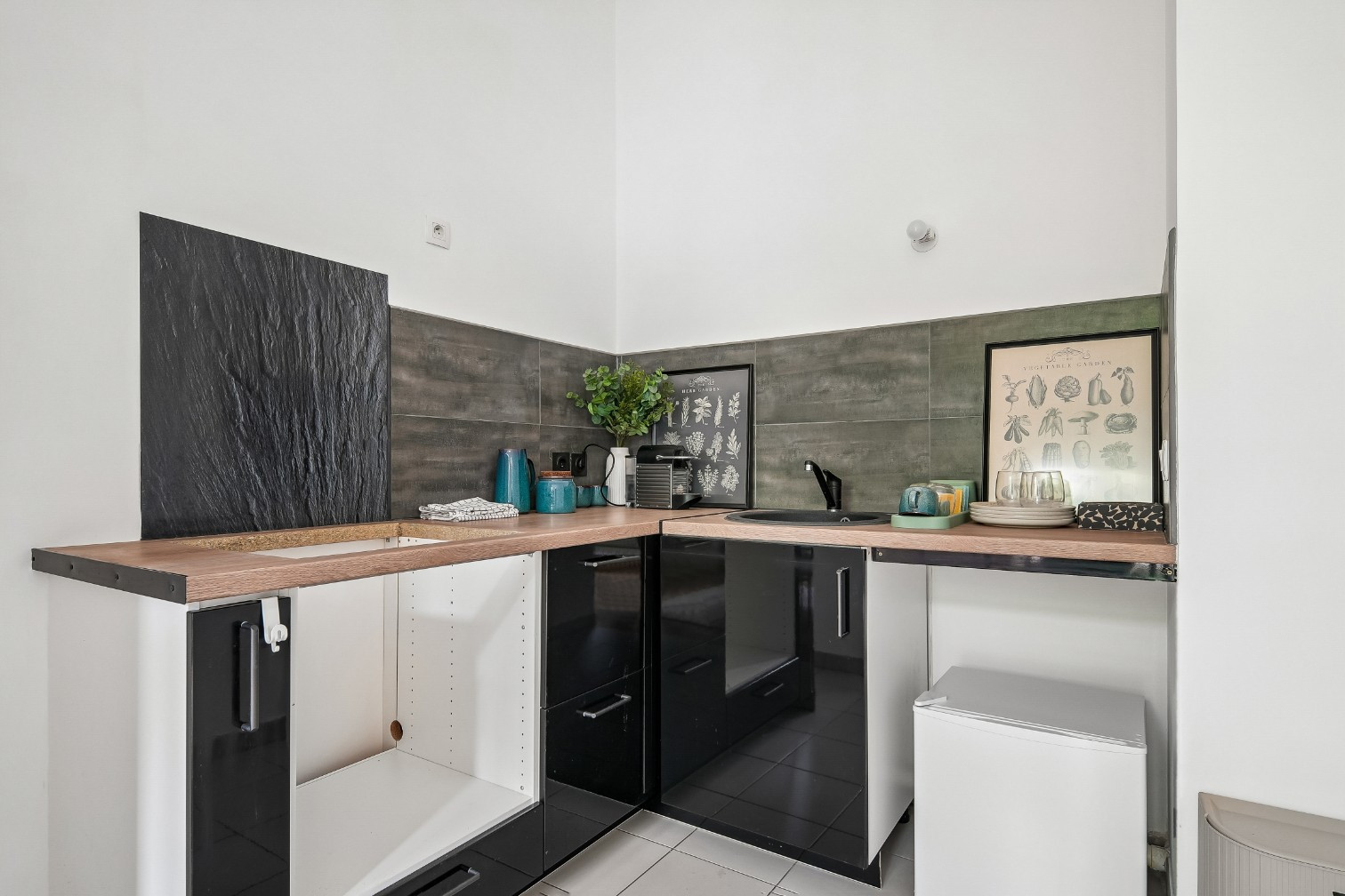 
                                                Vente
                                                 Appartement 3 pièces en Rez-de-Jardin - Suresnes