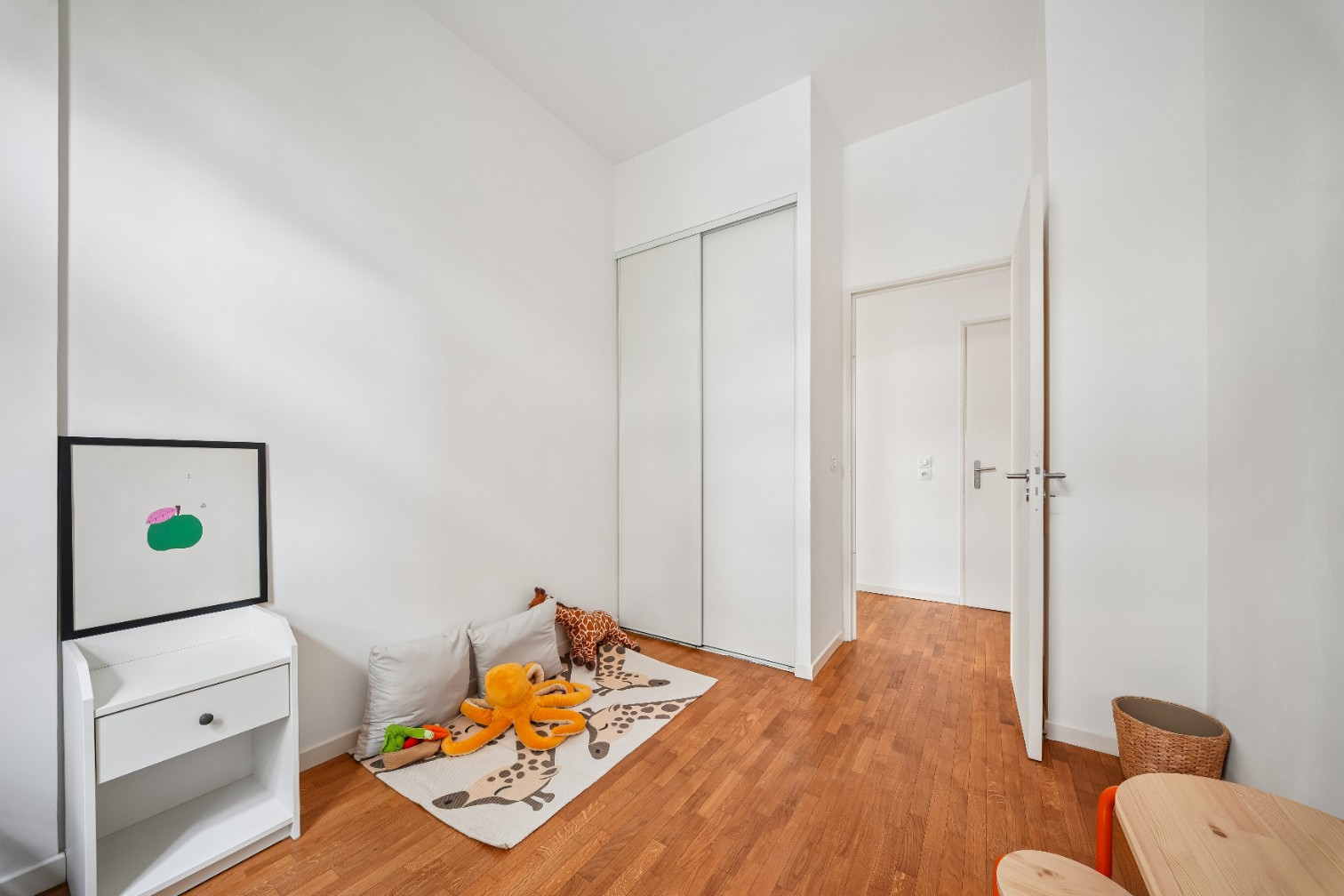
                                                Vente
                                                 Appartement 3 pièces en Rez-de-Jardin - Suresnes