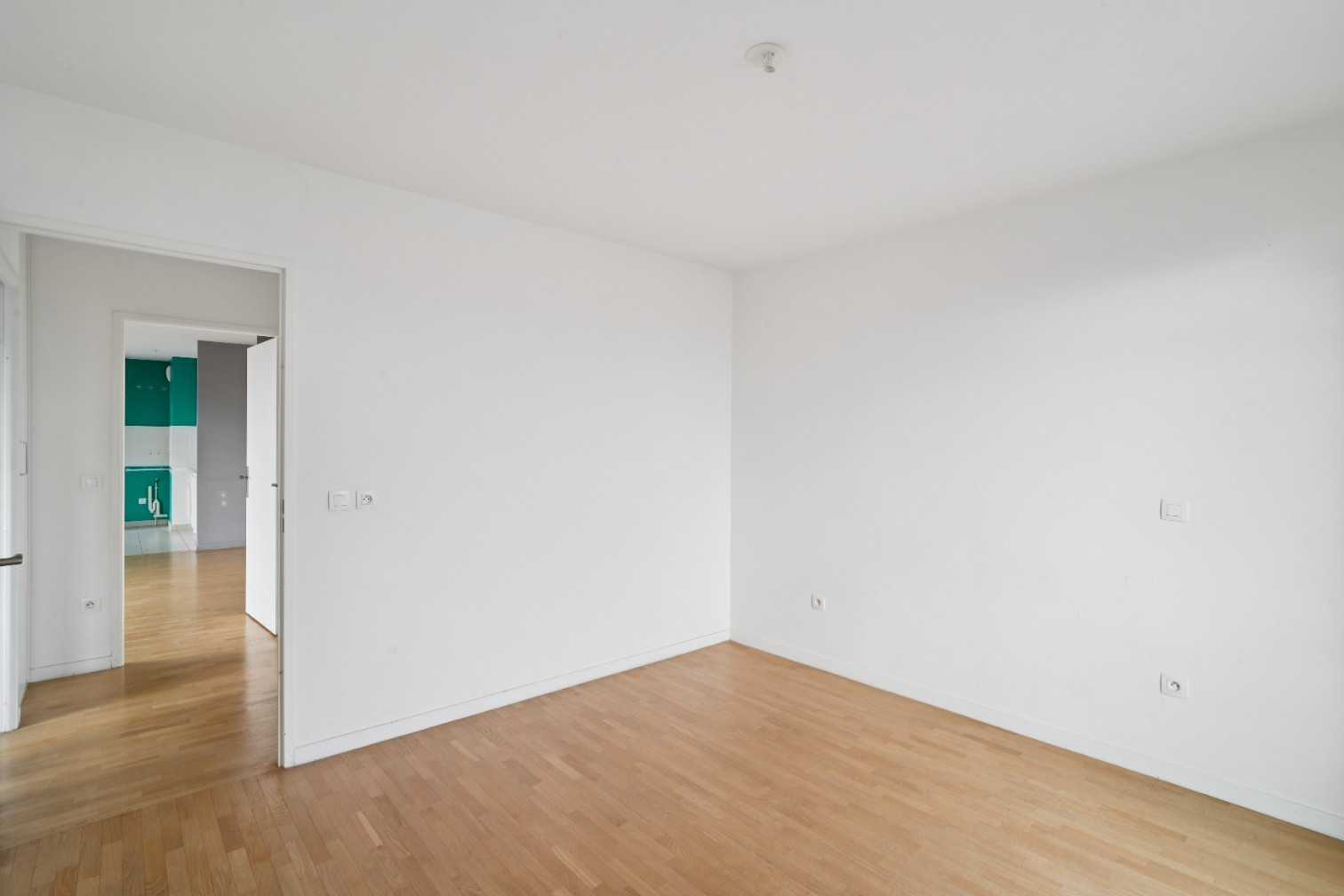 
                                                Vente
                                                 Appartement 3 pièces avec balcons - Saint-Ouen