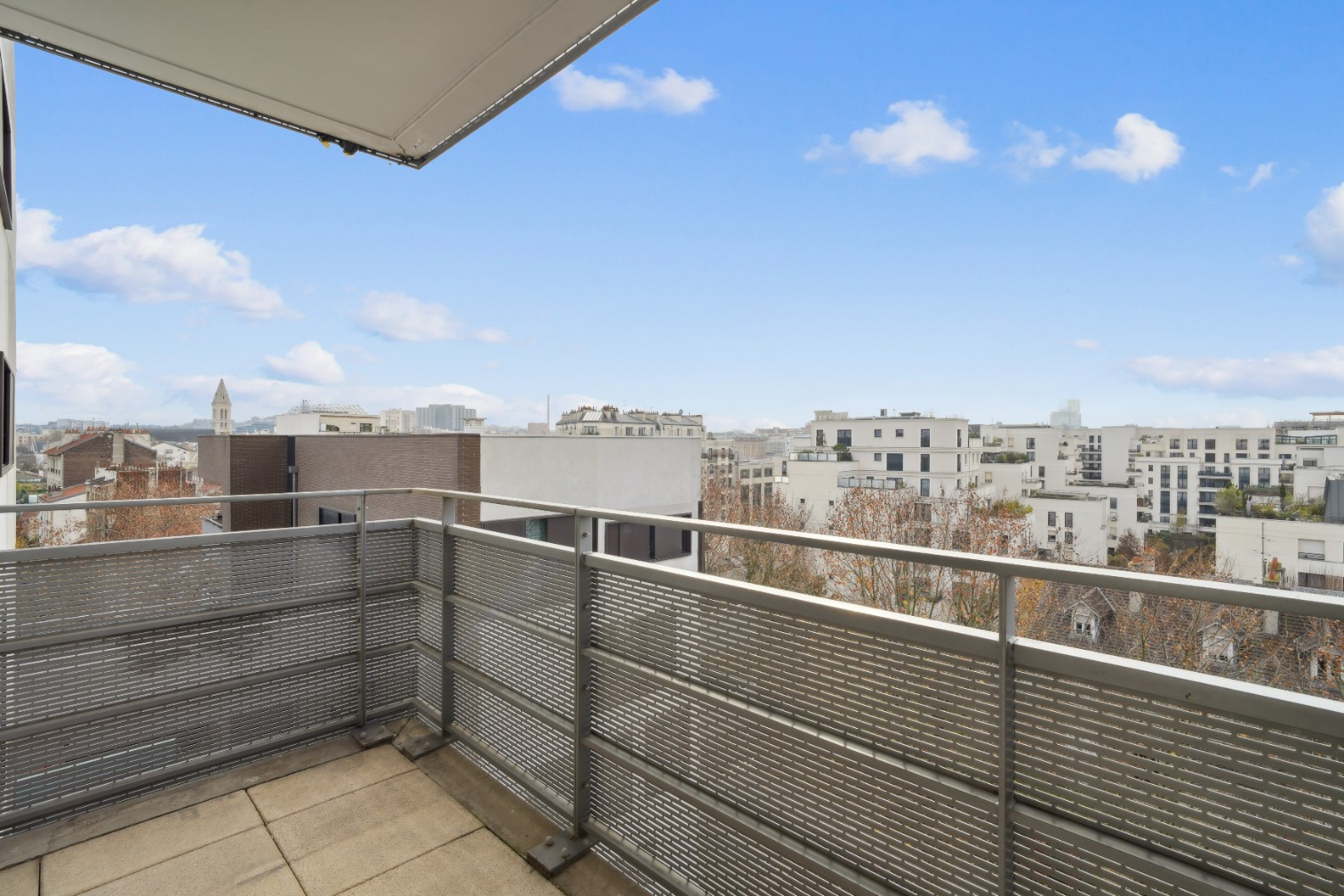 
                                                Vente
                                                 Appartement 3 pièces avec balcons - Saint-Ouen
