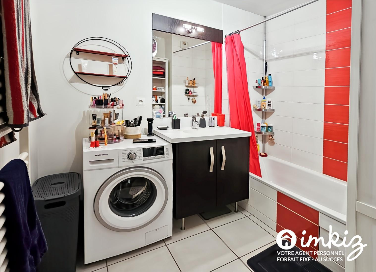 
                                                Vente
                                                 Appartement 3 pièces avec double terrasse