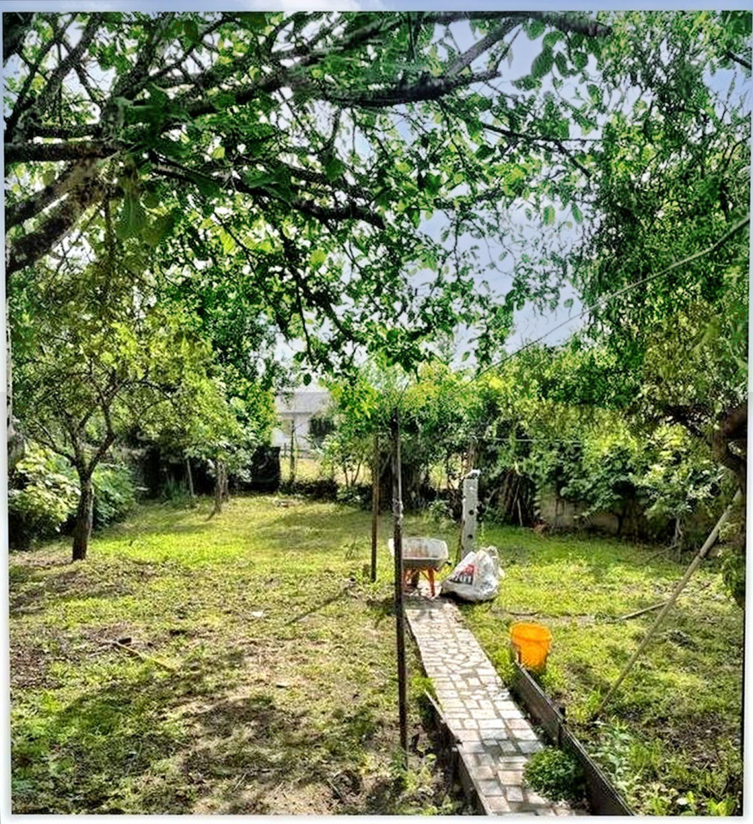 
                                                Location
                                                 Appartement 3 pièces avec jardin