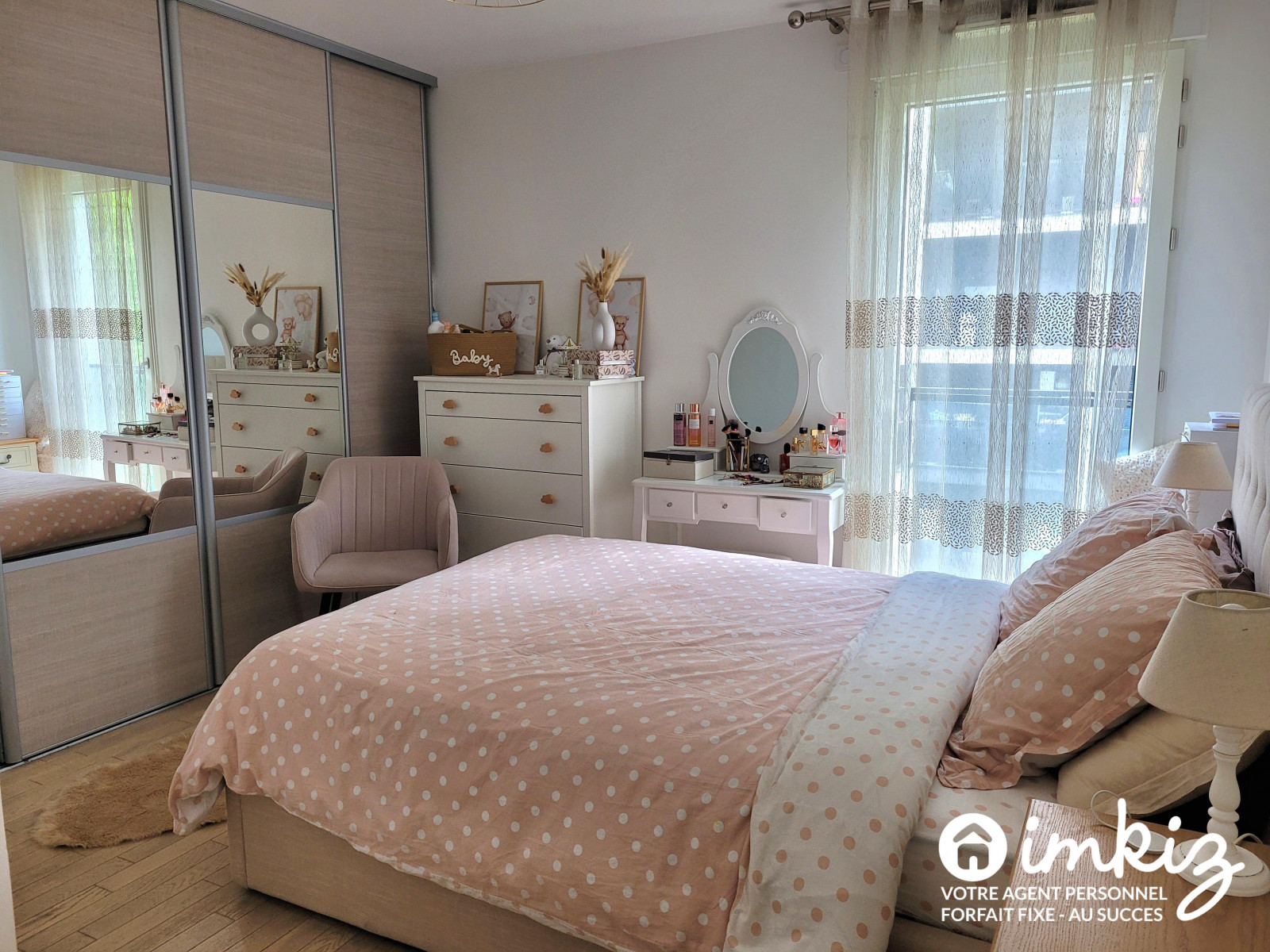 
                                                Vente
                                                 Appartement 3 pièces avec loggia et parking