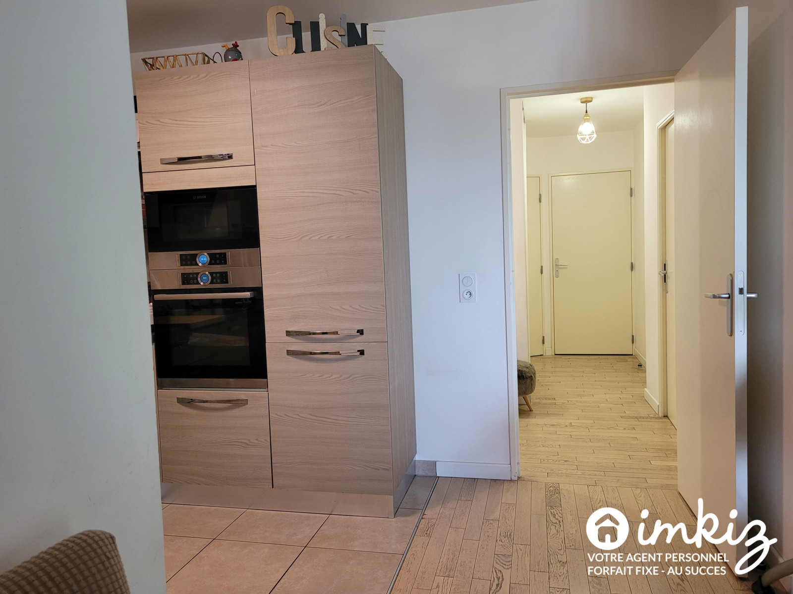 
                                                Vente
                                                 Appartement 3 pièces avec loggia et parking