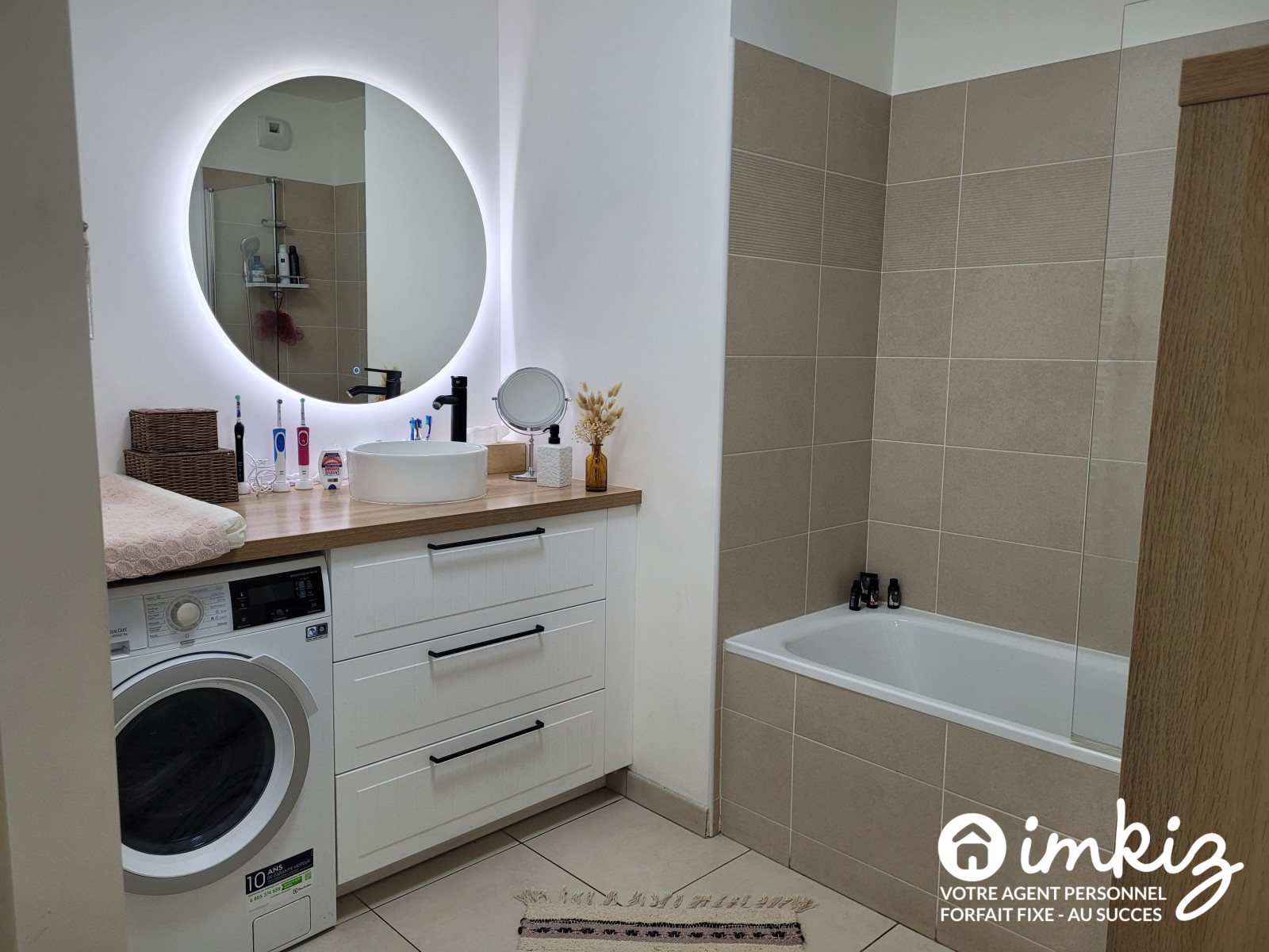 
                                                Vente
                                                 Appartement 3 pièces avec loggia et parking