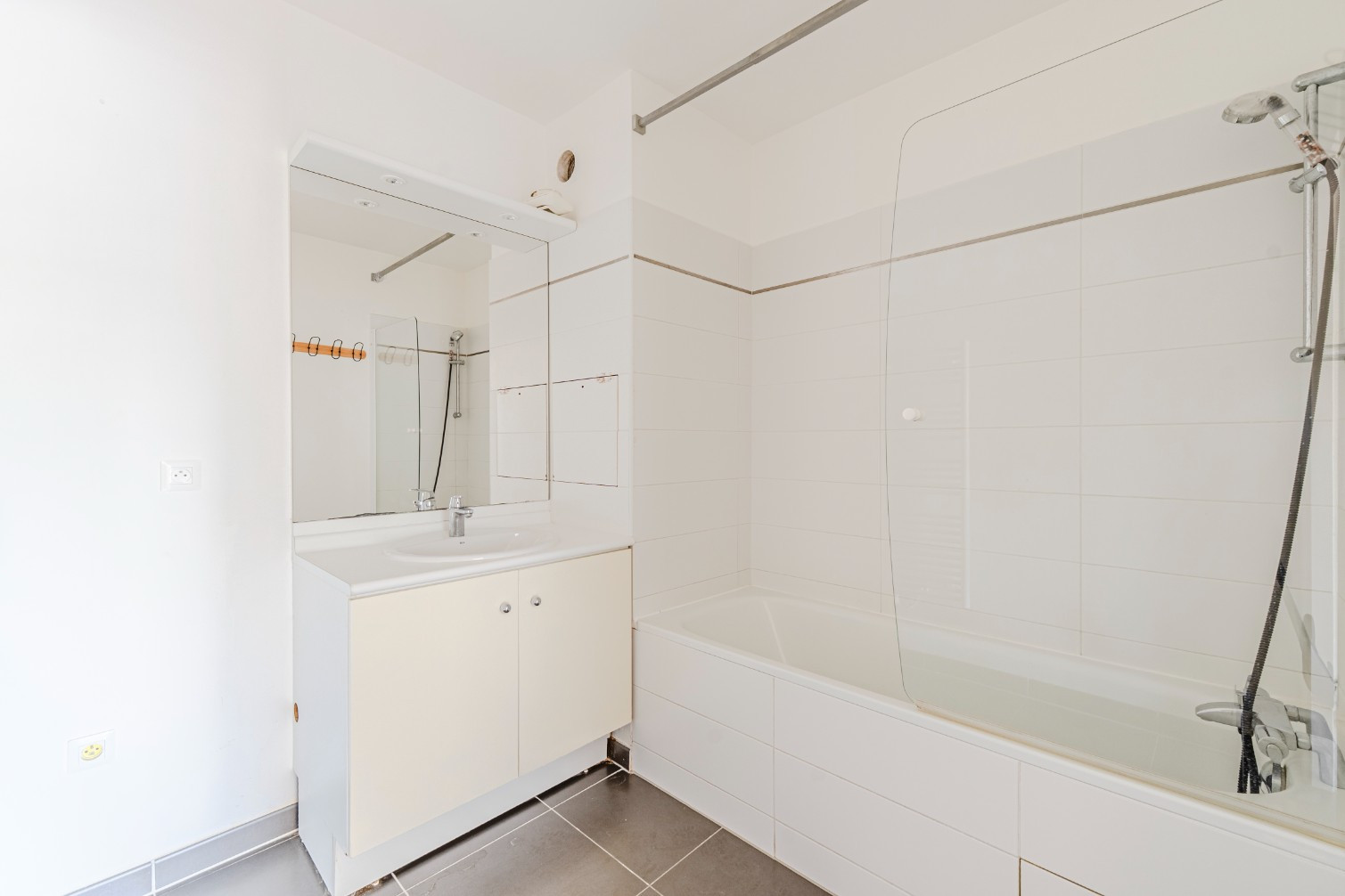 
                                                Vente
                                                 Appartement 3 pièces avec loggia - Vélizy