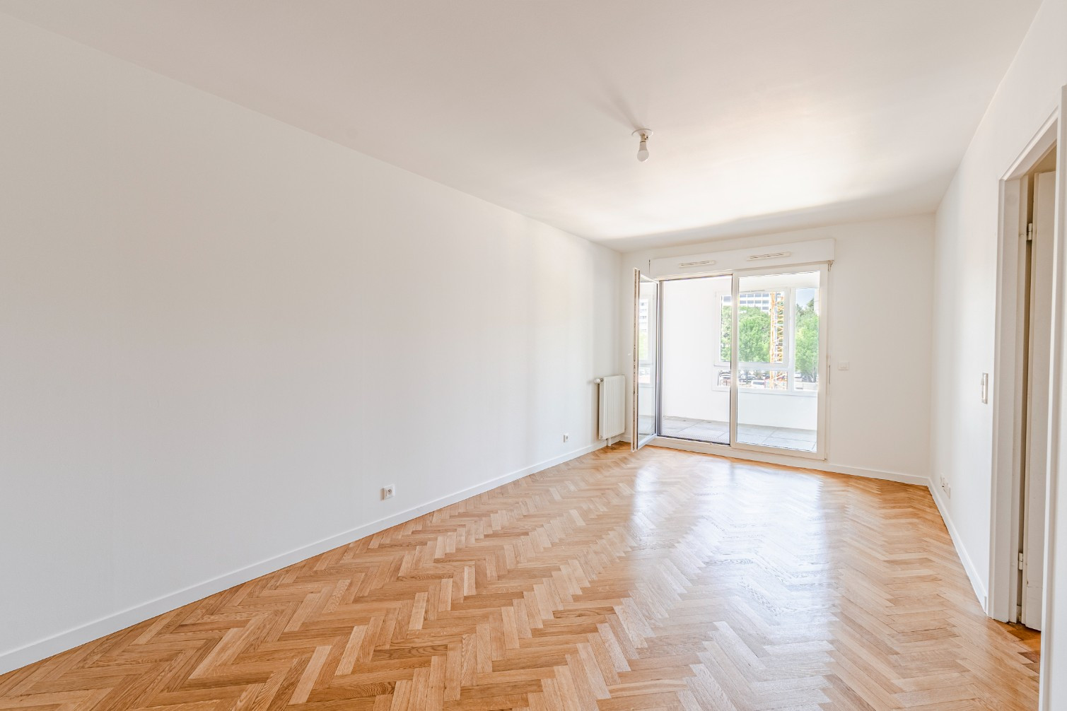 
                                                Vente
                                                 Appartement 3 pièces avec loggia - Vélizy