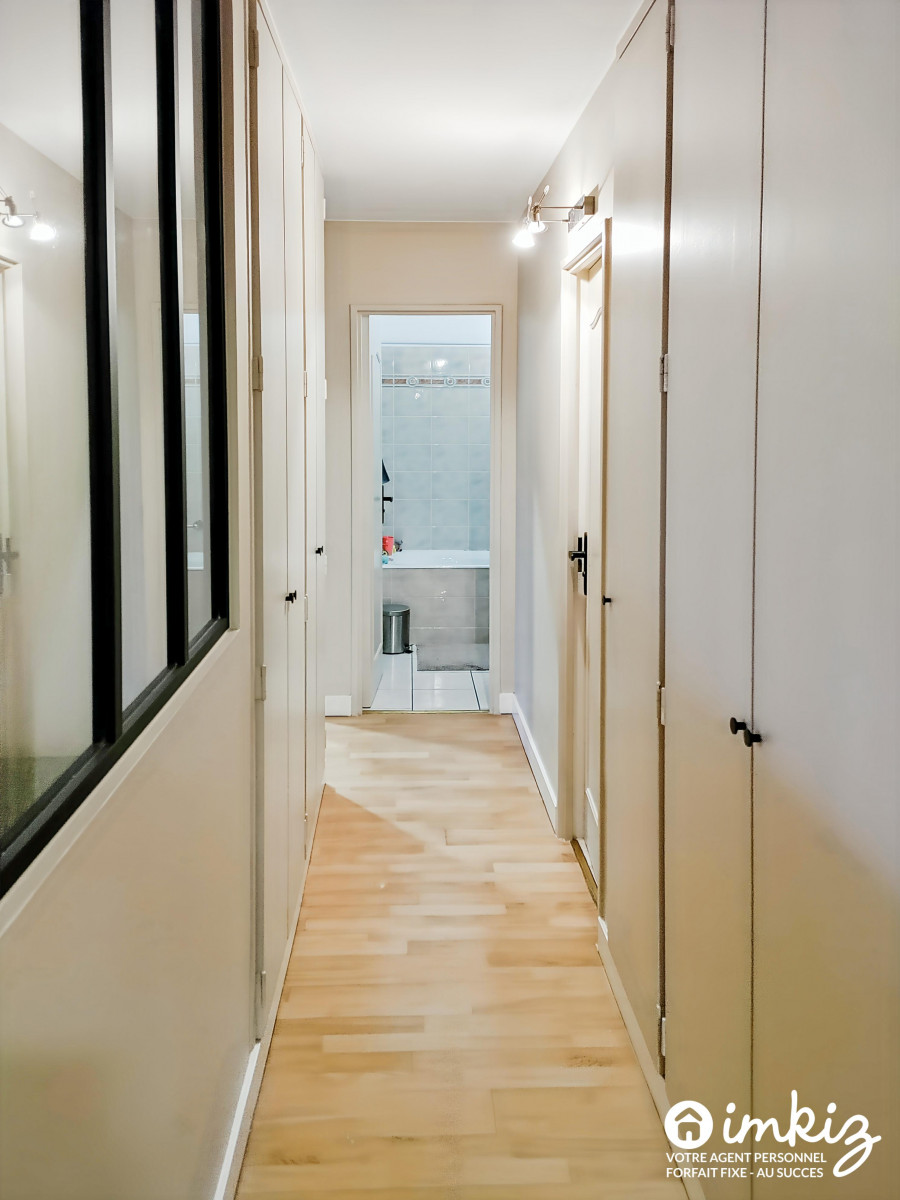 
                                                Vente
                                                 Appartement 3 pièces avec parking