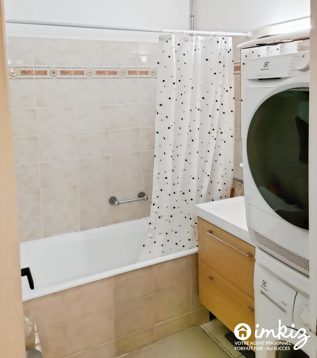 
                                                Vente
                                                 Appartement 3 pièces avec parking