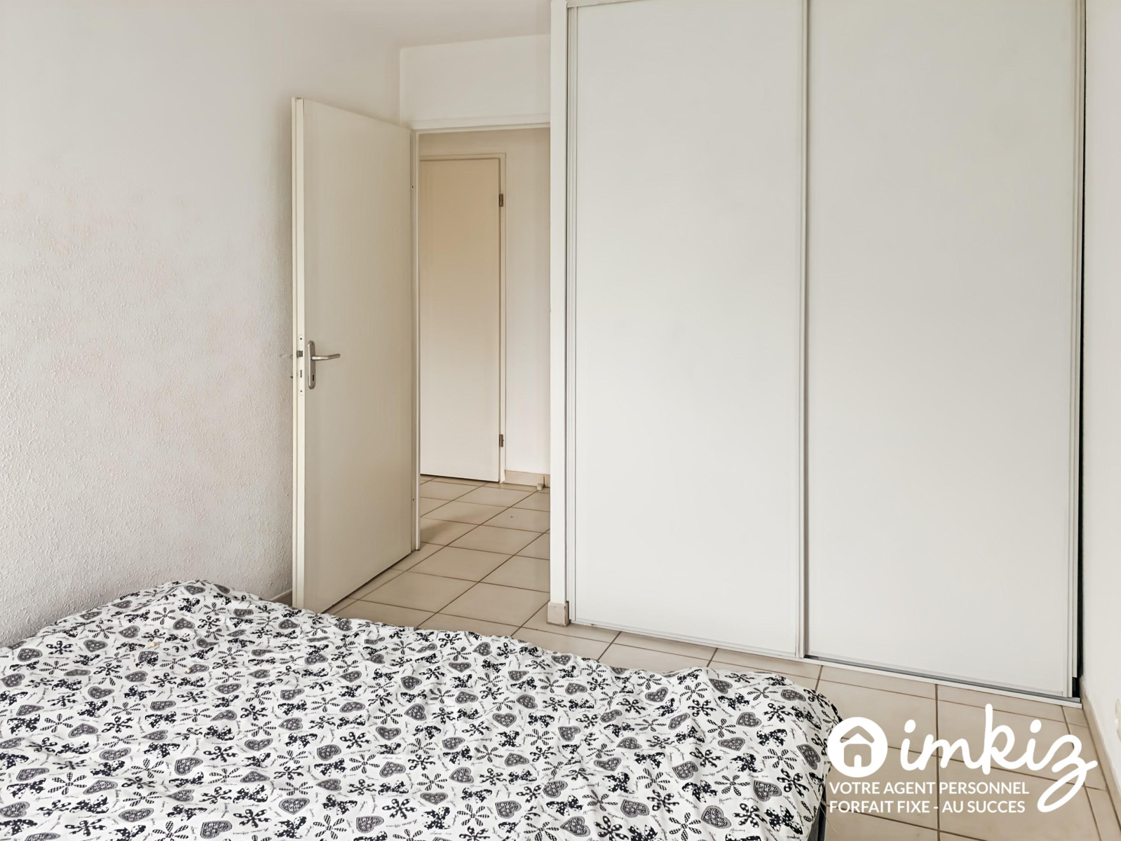 
                                                Vente
                                                 Appartement 3 pièces avec terrasse - proche RER