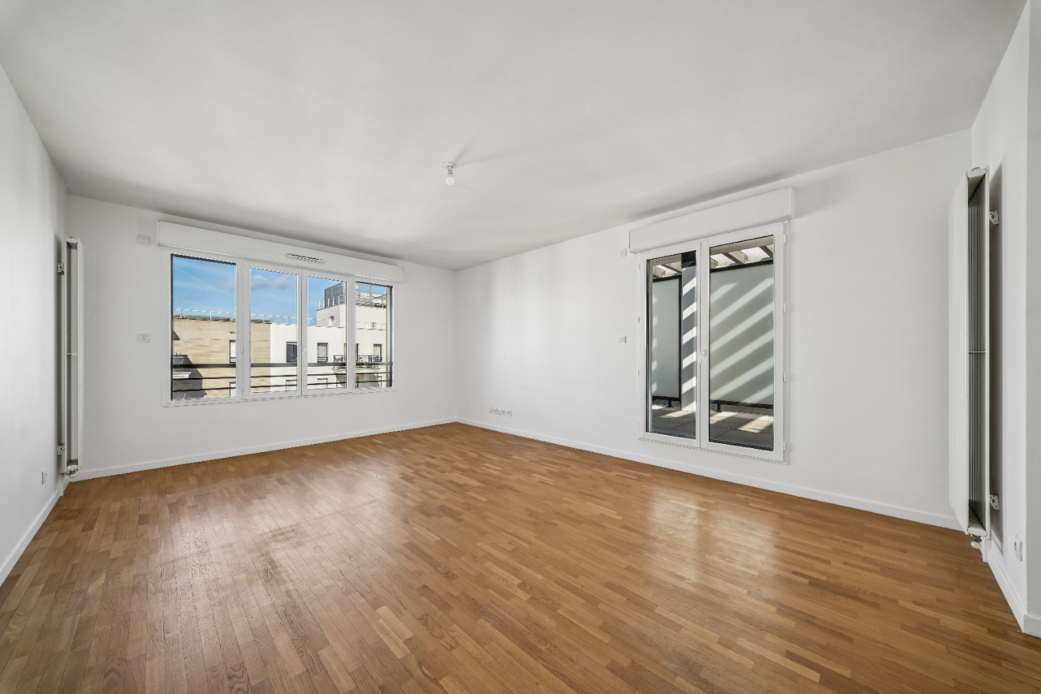 
                                                Vente
                                                 Appartement 3 pièces avec terrasse - Suresnes