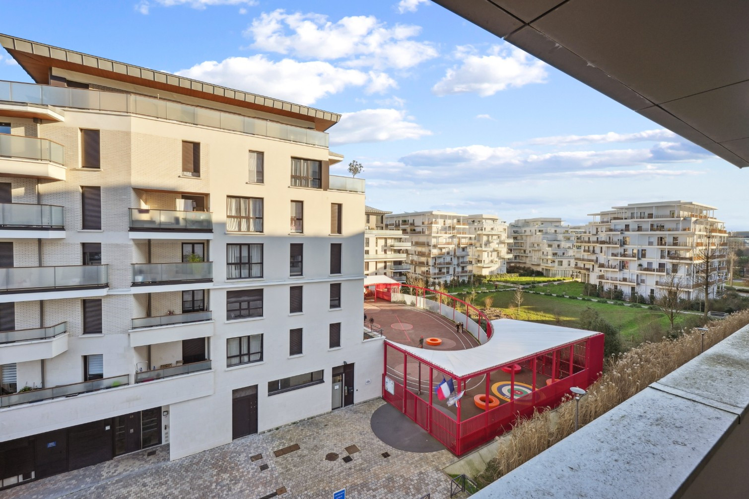 
                                                Vente
                                                 Appartement 3 pièces avec terrasse - Velizy