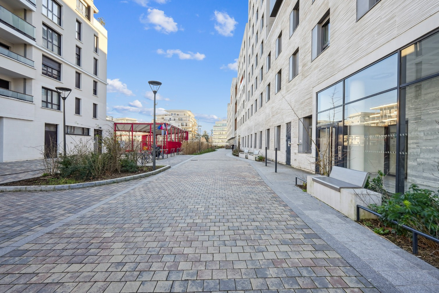 
                                                Vente
                                                 Appartement 3 pièces avec terrasse - Velizy