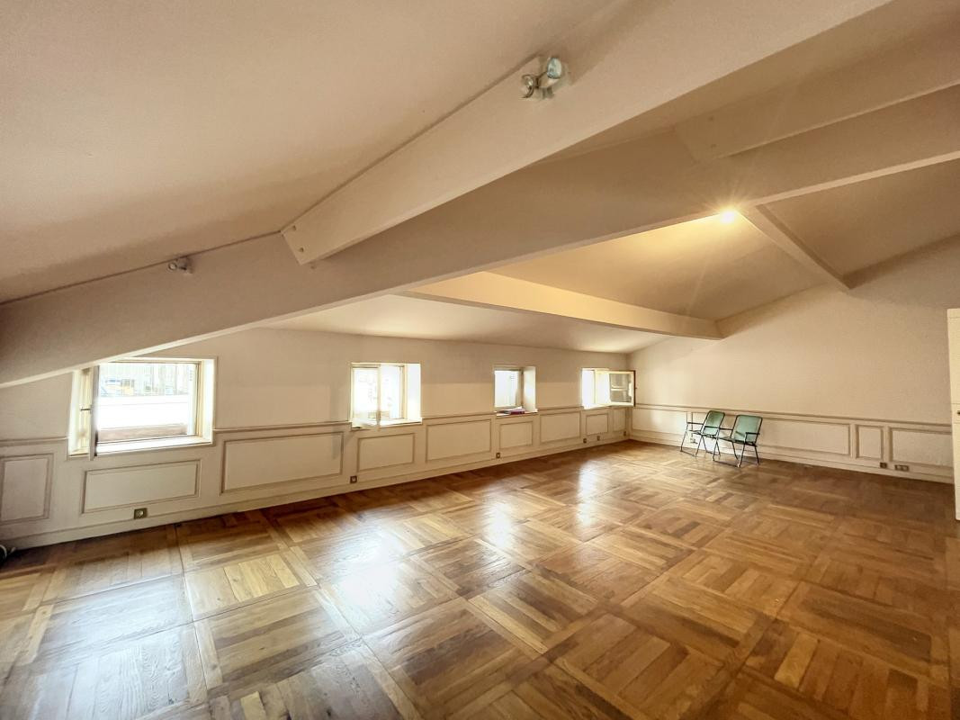 
                                                Vente
                                                 Appartement 3 pièces Avignon Intra Muros