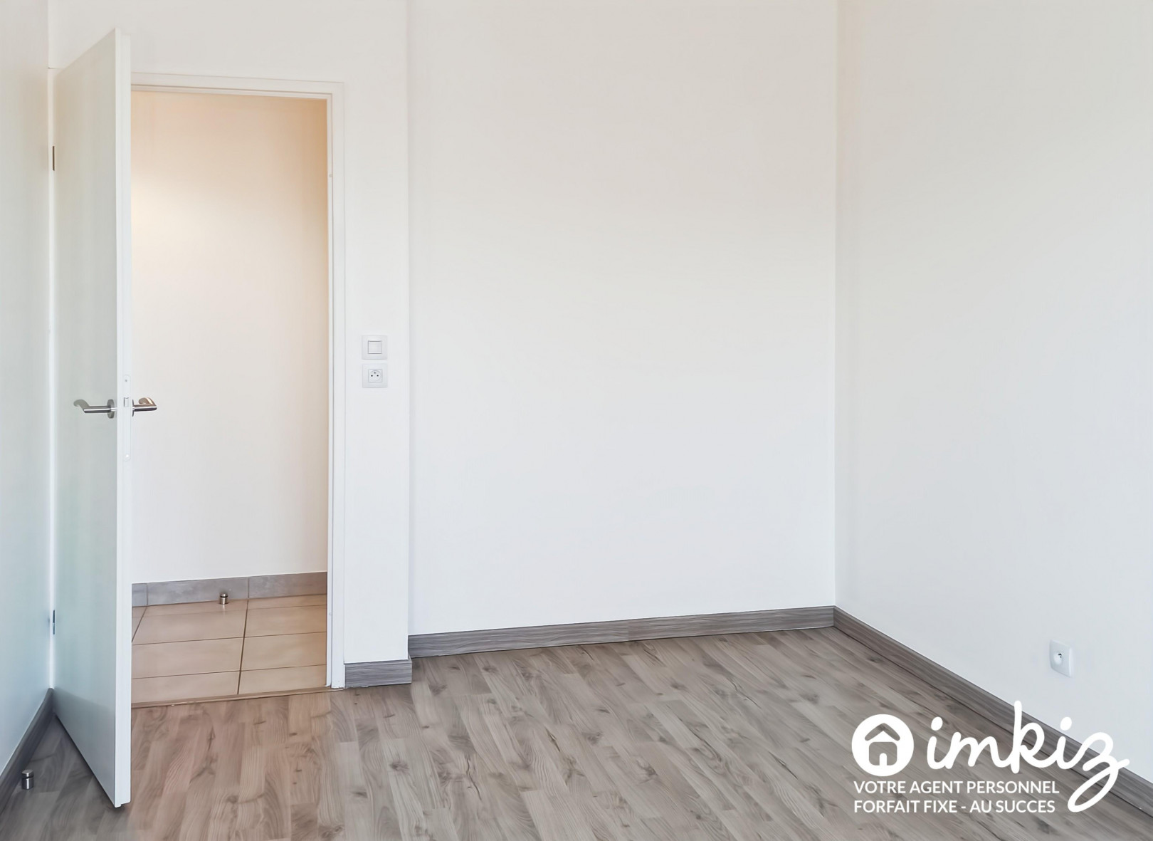 
                                                Vente
                                                 Appartement 3 pièces - Balcon - Box