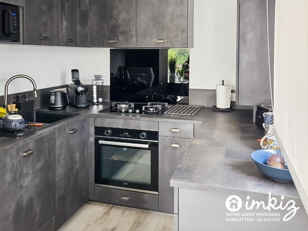 
                                                Vente
                                                 Appartement 3 pièces, balcon et parking