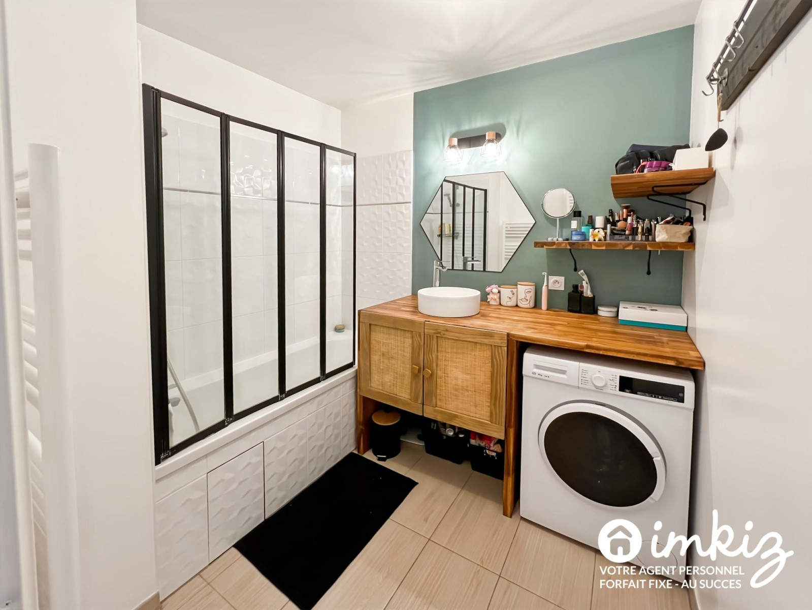 
                                                Vente
                                                 Appartement 3 pièces, balcon et parking