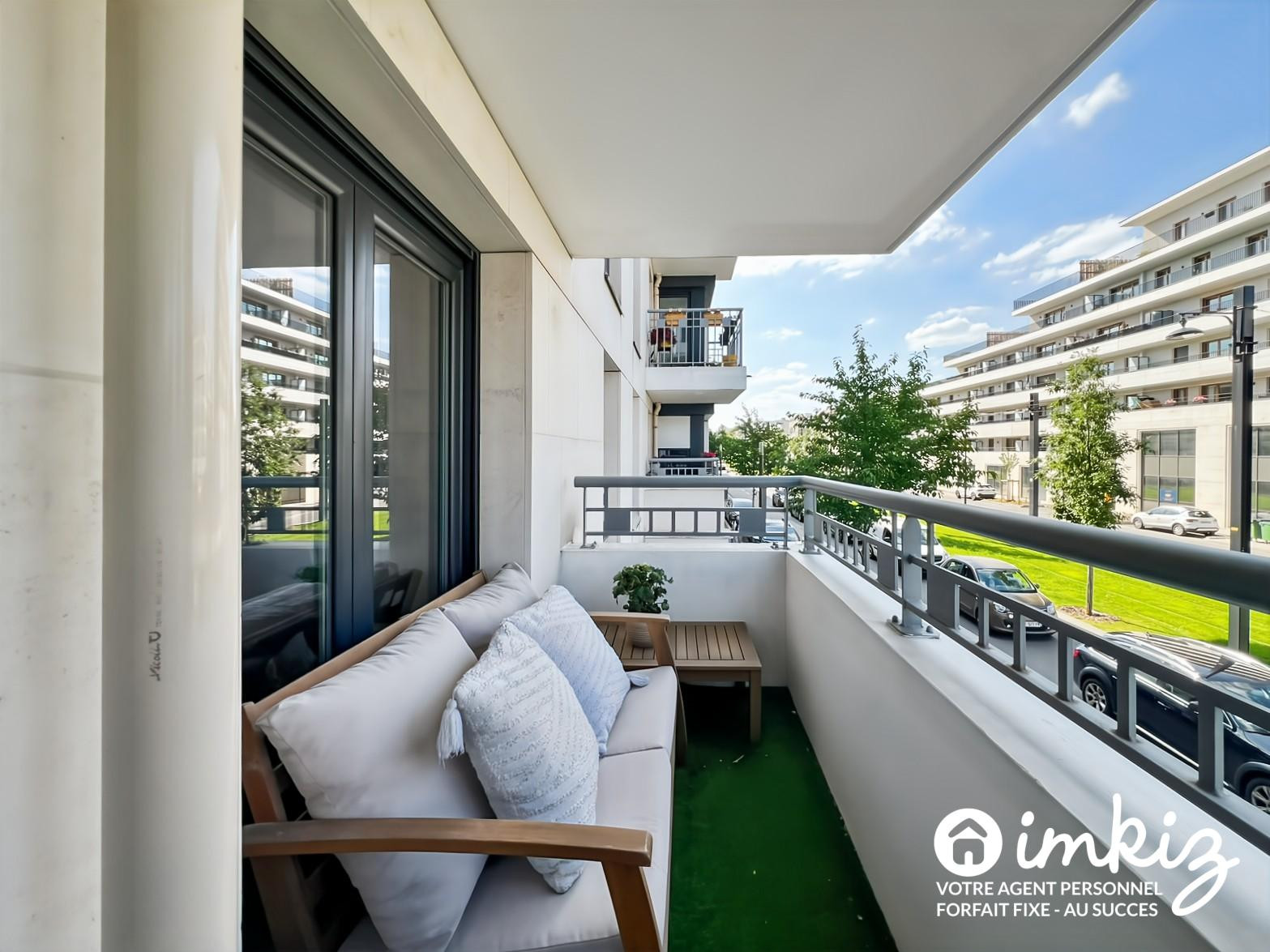 
                                                Vente
                                                 Appartement 3 pièces, balcon et parking