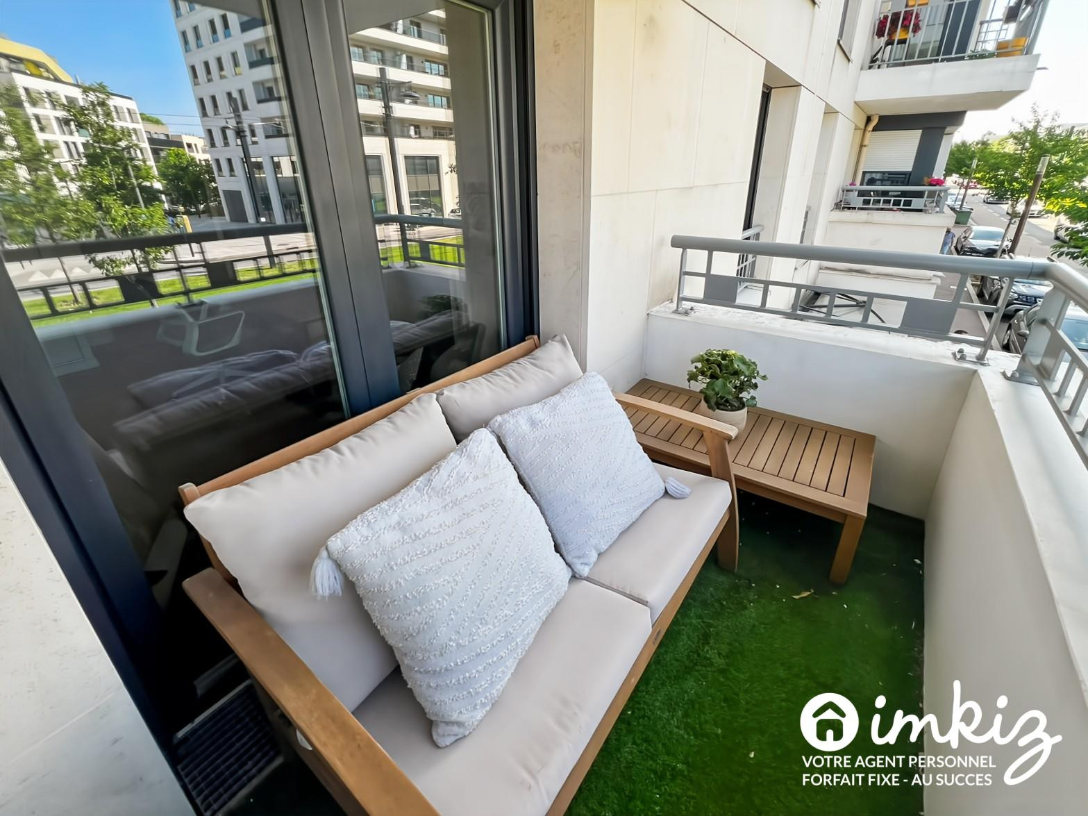 
                                                Vente
                                                 Appartement 3 pièces, balcon et parking