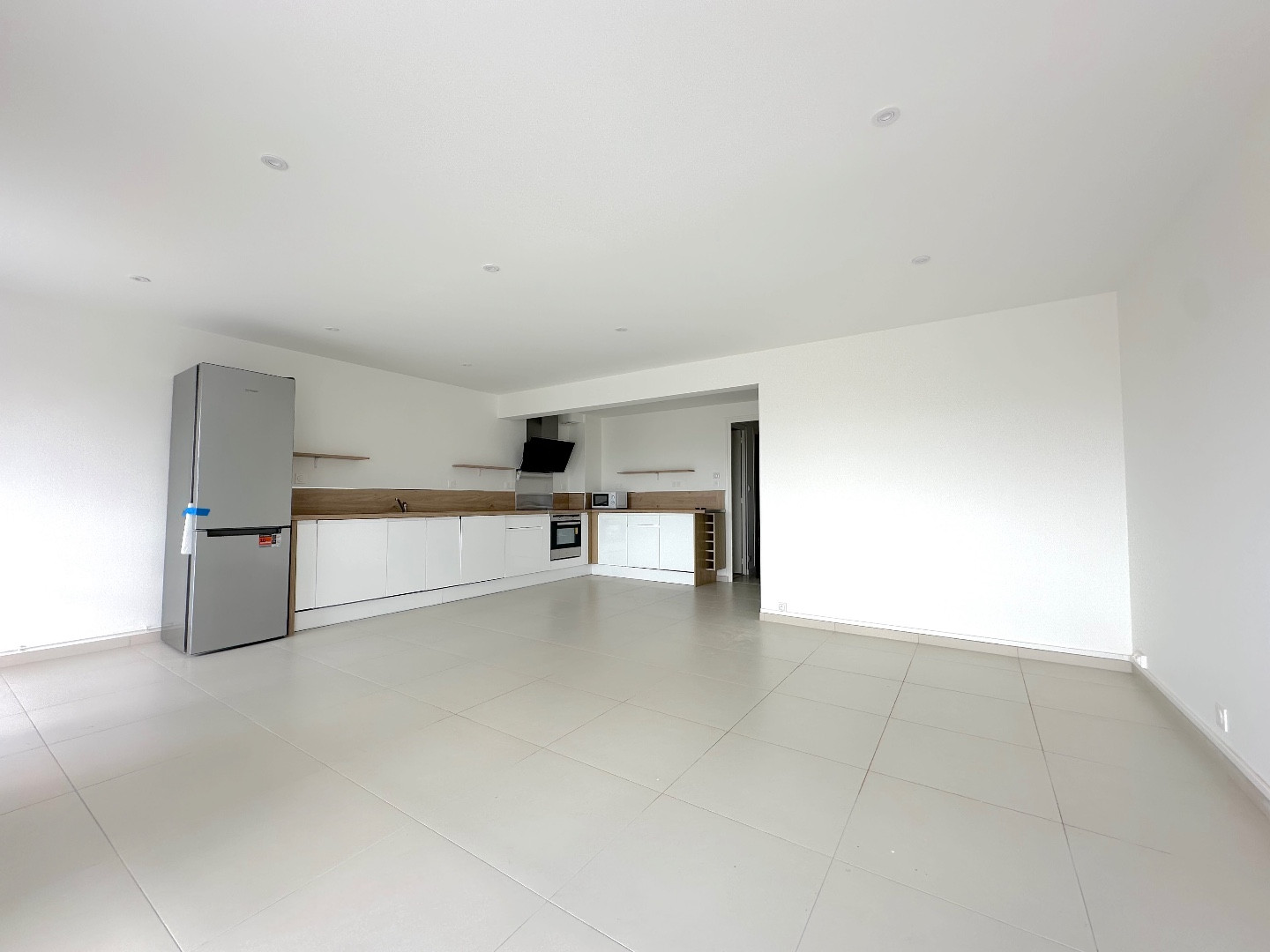 
                                                Vente
                                                 Appartement 3 Pièces - Balcon - Mondésir