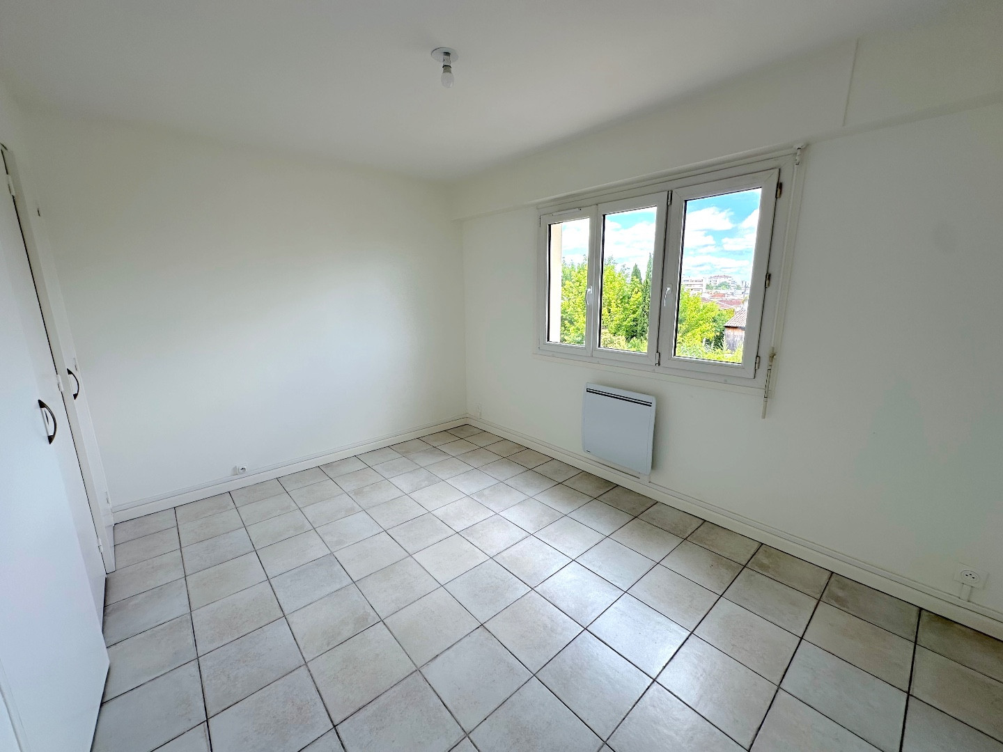 
                                                Vente
                                                 Appartement 3 Pièces - Balcon - Mondésir