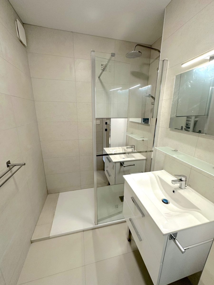 
                                                Vente
                                                 Appartement 3 Pièces - Balcon - Mondésir