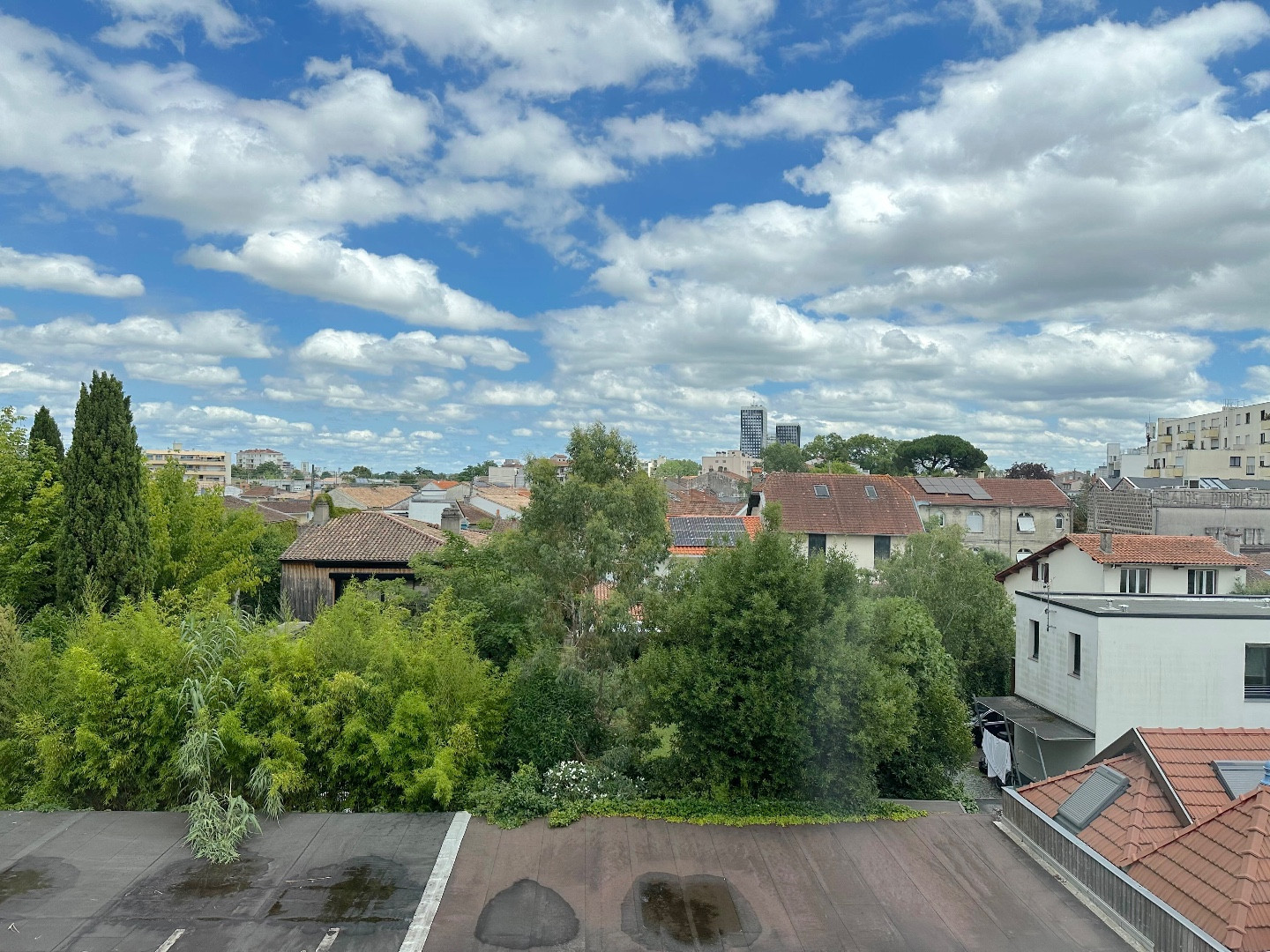 
                                                Vente
                                                 Appartement 3 Pièces - Balcon - Mondésir