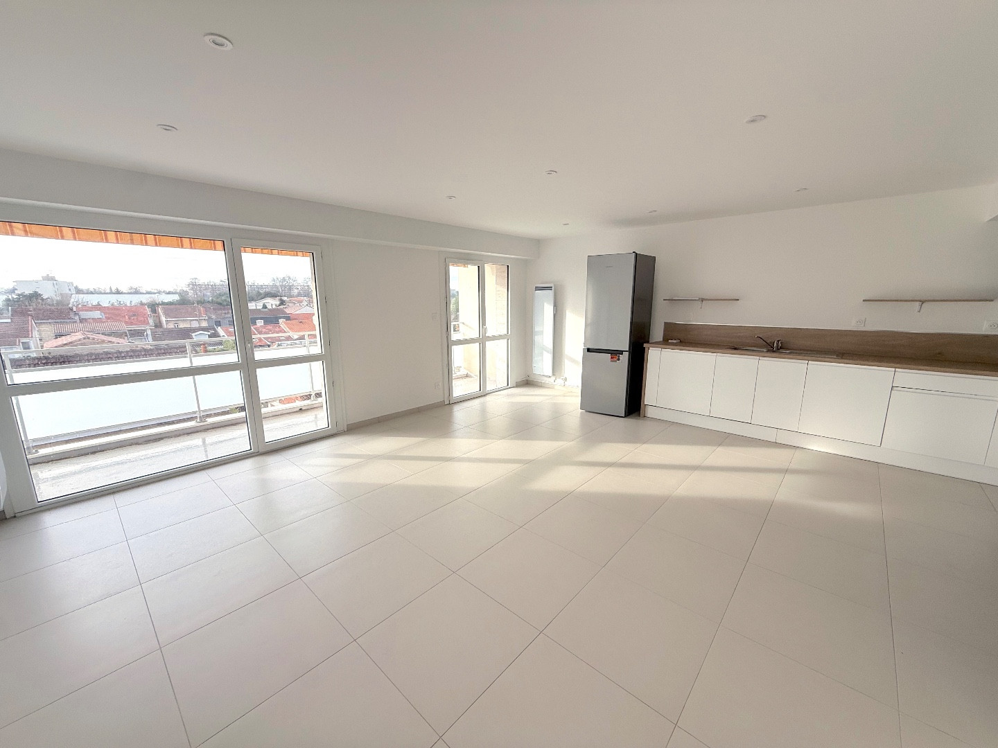 
                                                Vente
                                                 Appartement 3 Pièces - Balcon - Mondésir