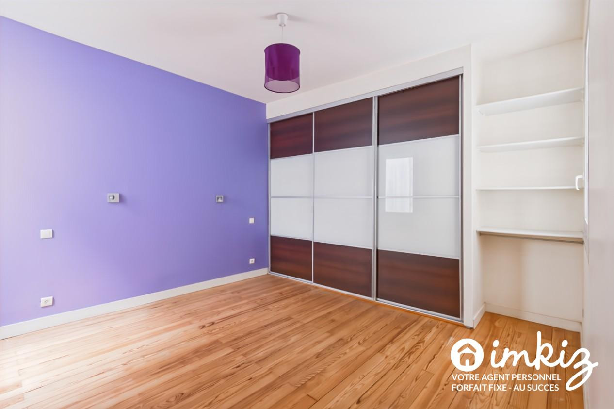 
                                                Vente
                                                 Appartement 3 pièces Bordeaux aux Chartrons