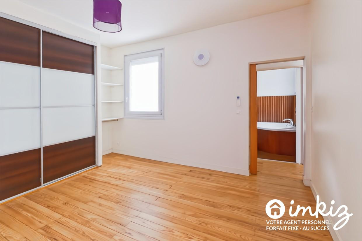 
                                                Vente
                                                 Appartement 3 pièces Bordeaux aux Chartrons