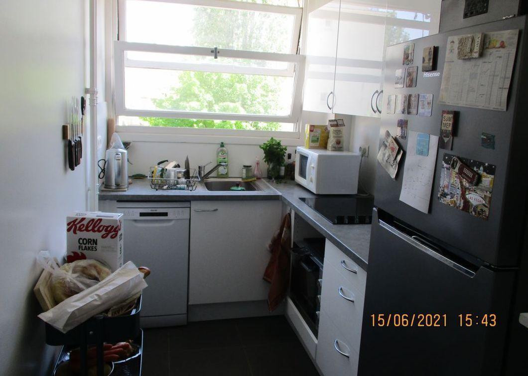
                                                Location
                                                 Appartement 3 pièces dans immeuble de standing