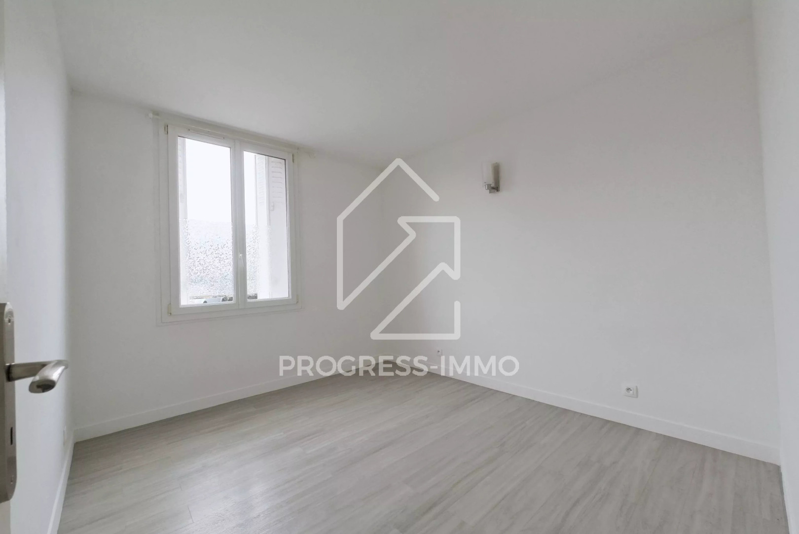 
                                                Location
                                                 Appartement 3 pièces de 57,96 m² à 5 min du métro Ligne 5