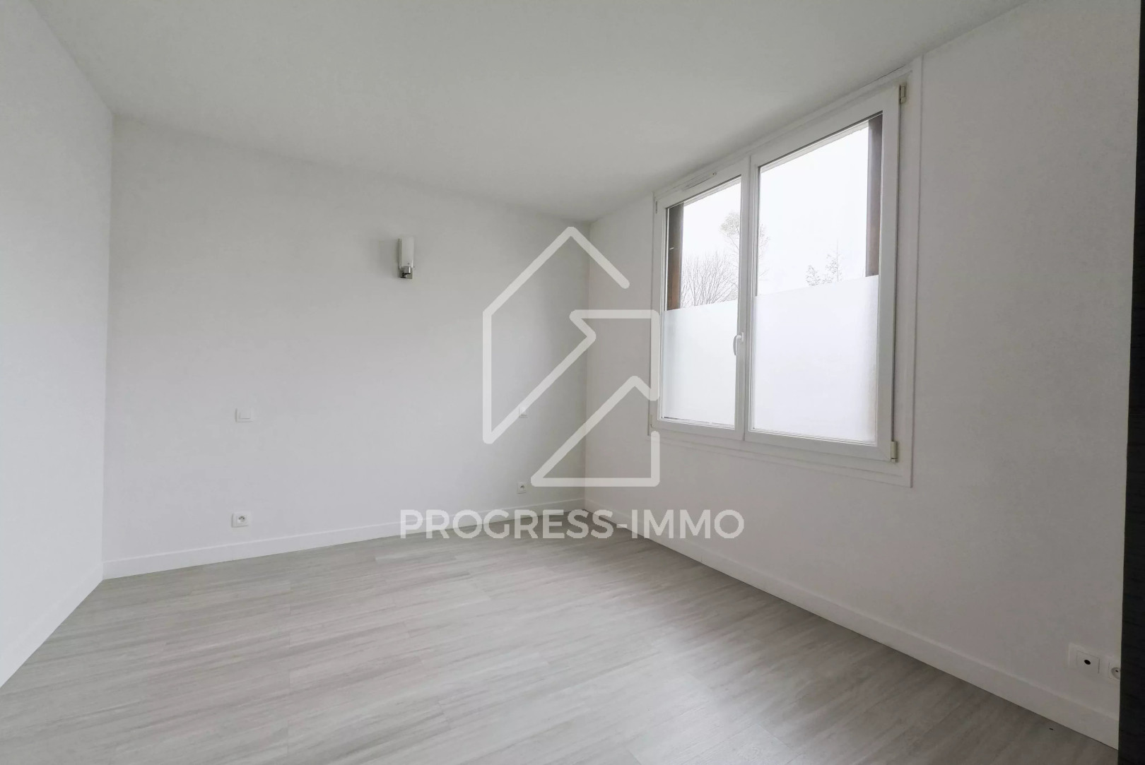 
                                                Vente
                                                 Appartement 3 pièces de 57,96 m² à 5 min du métro Ligne 5