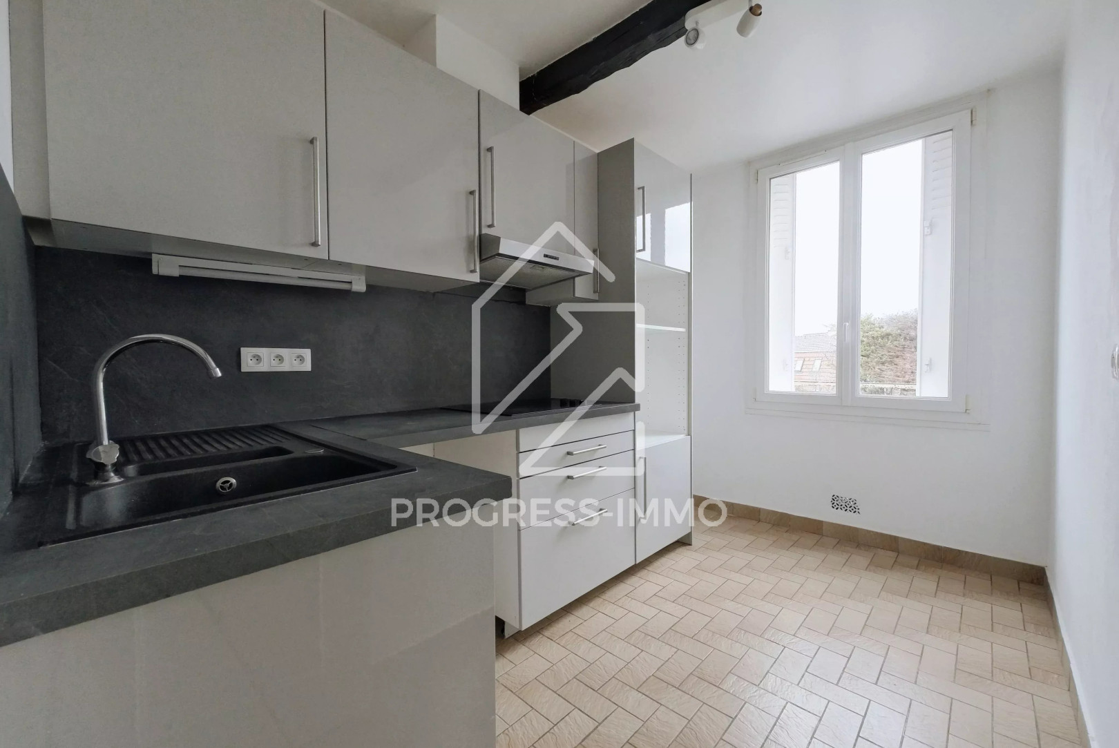 
                                                Vente
                                                 Appartement 3 pièces de 57,96 m² à 5 min du métro Ligne 5