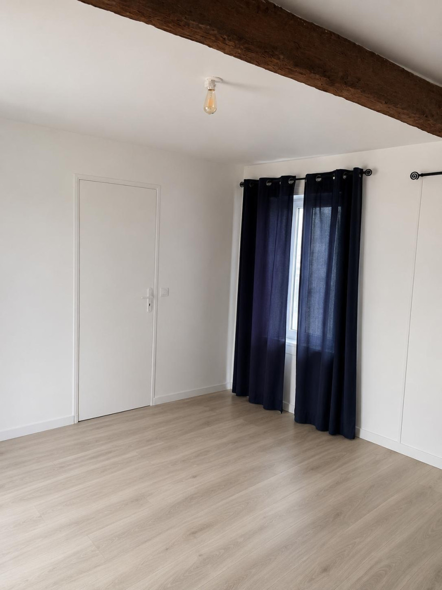 
                                                Location
                                                 Appartement 3 pièces de 60 m² à Guerville