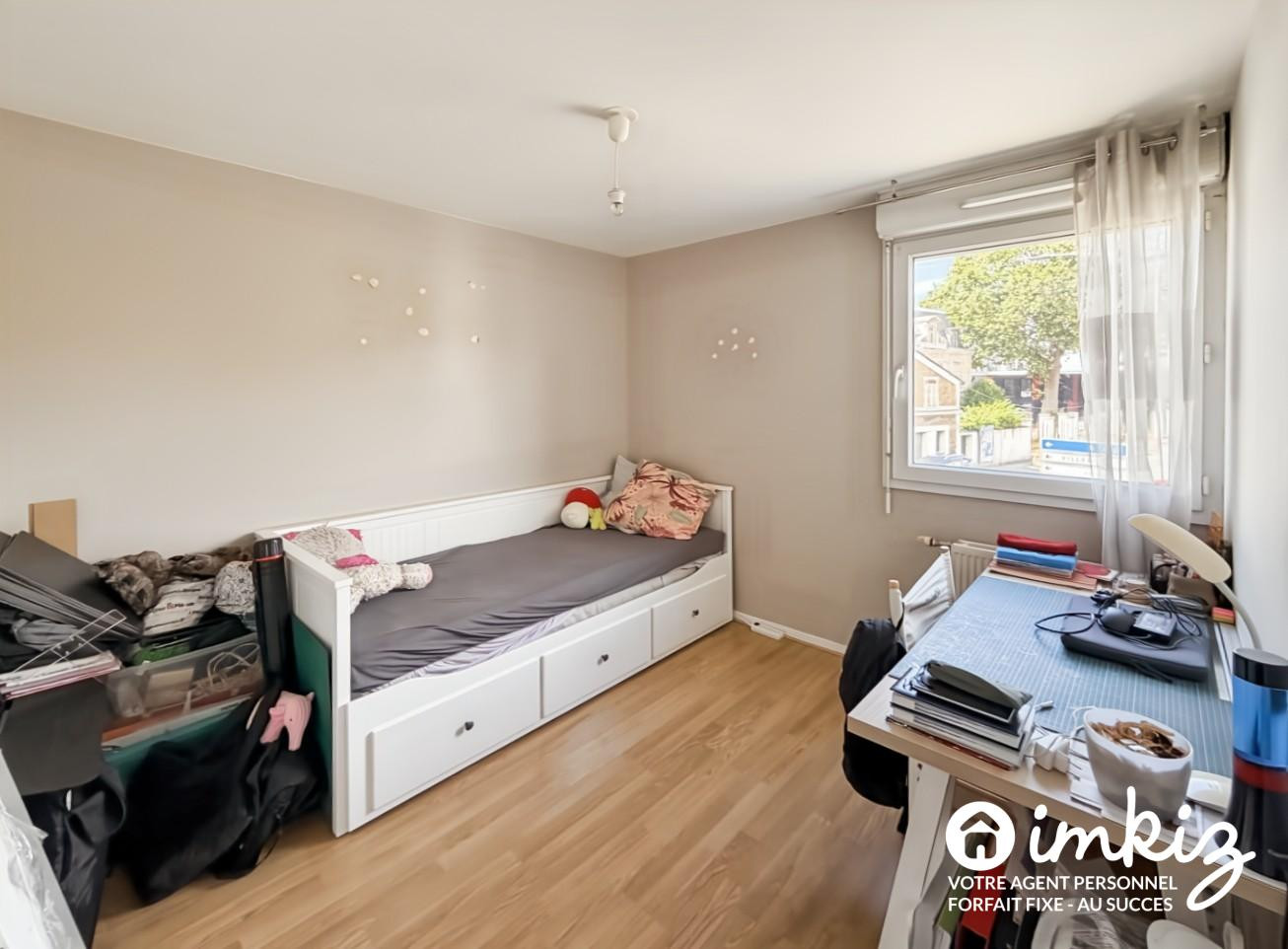 
                                                Vente
                                                 Appartement 3 pièces de 63m2, balcon, 2 parkings