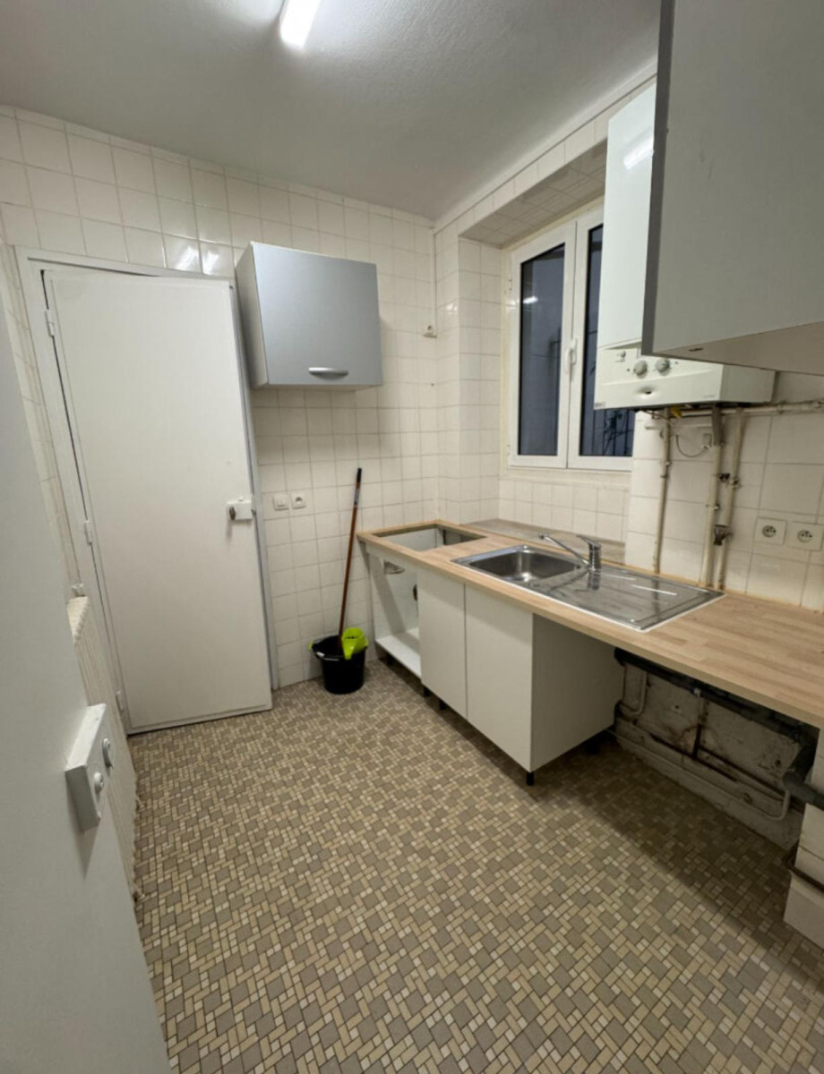
                                                Location
                                                 Appartement 3 pièces de 65m2