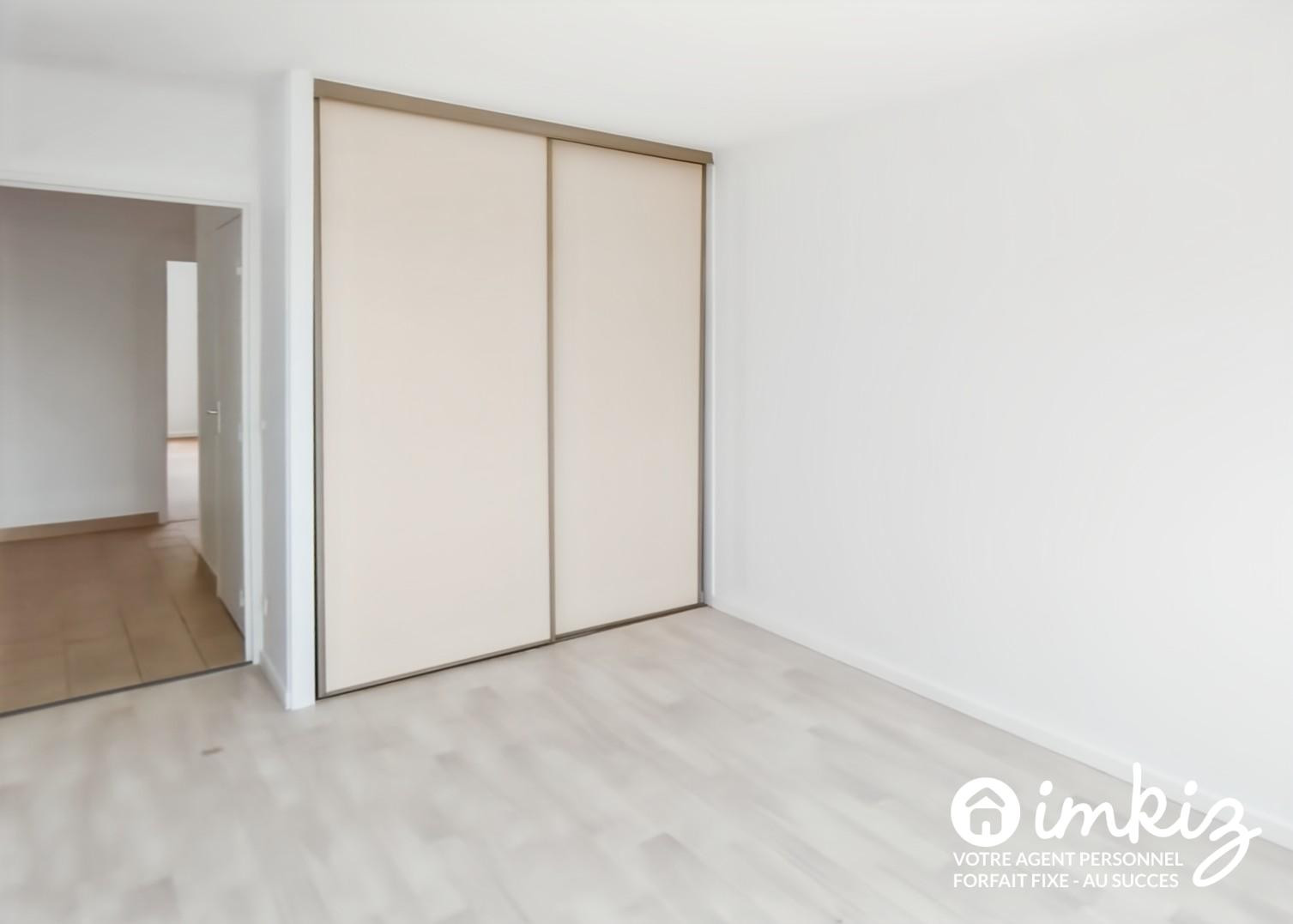 
                                                Vente
                                                 Appartement 3 pièces de 93m² avec garage et loggia