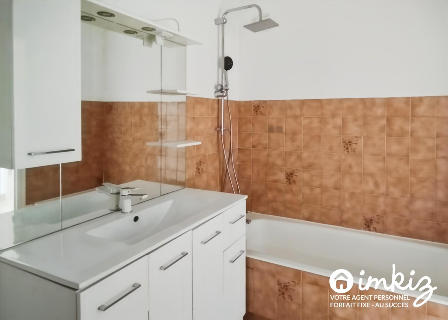 
                                                Vente
                                                 Appartement 3 pièces de 93m² avec garage et loggia