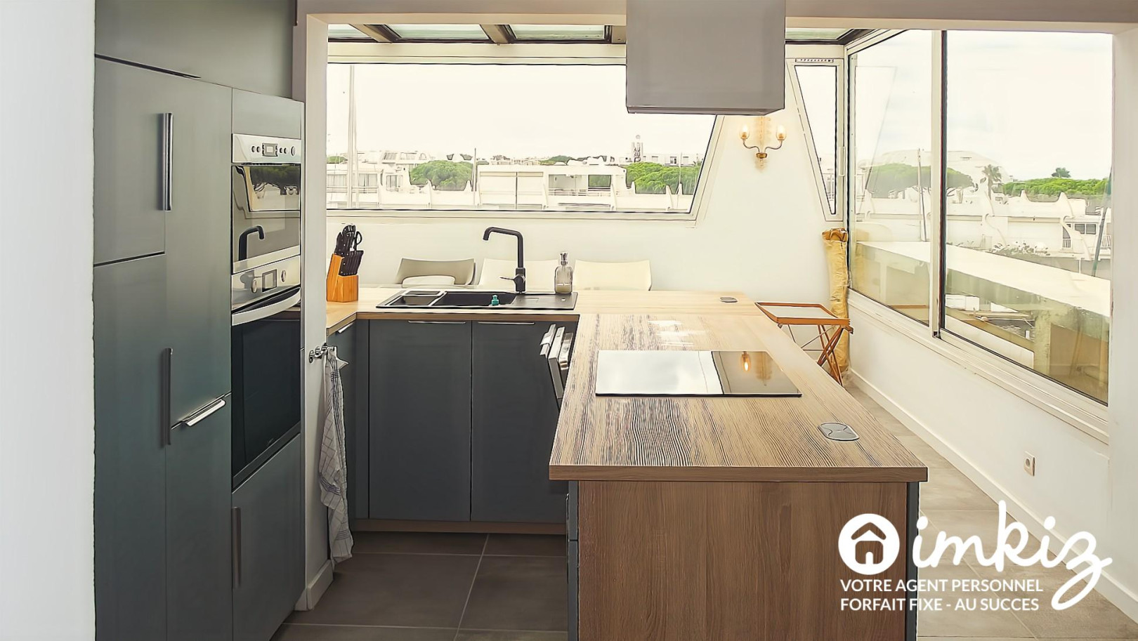 
                                                Vente
                                                 Appartement 3 pièces  de prestige port camargues