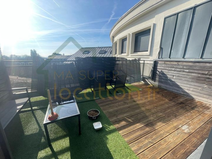 
                                                Location
                                                 Appartement 3 pièces en DUPLEX dans une résidence calme et sécurisé dans SAINT-QUENTIN