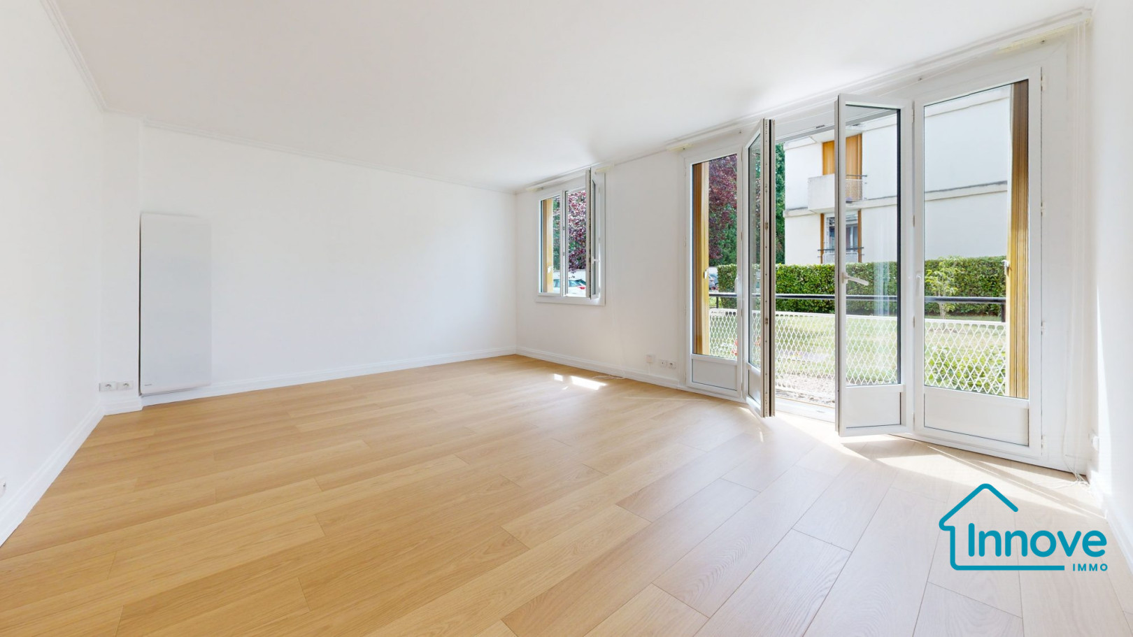 
                                                Vente
                                                 Appartement 3 pièces entièrement rénové, Viroflay Rive Gauch
