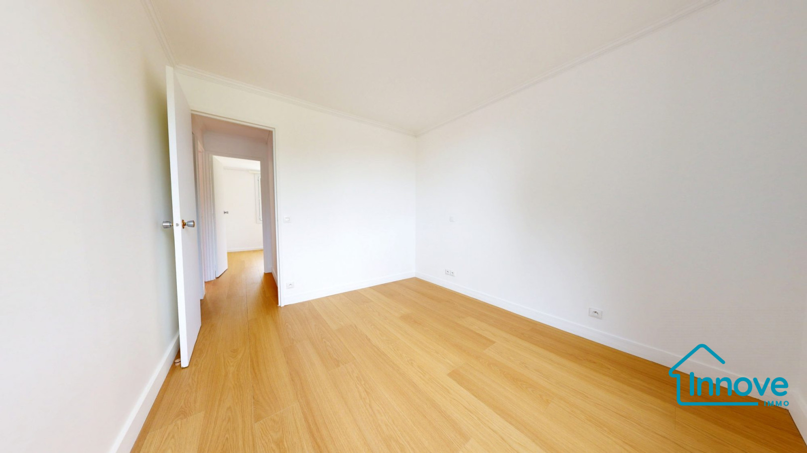 
                                                Vente
                                                 Appartement 3 pièces entièrement rénové, Viroflay Rive Gauch
