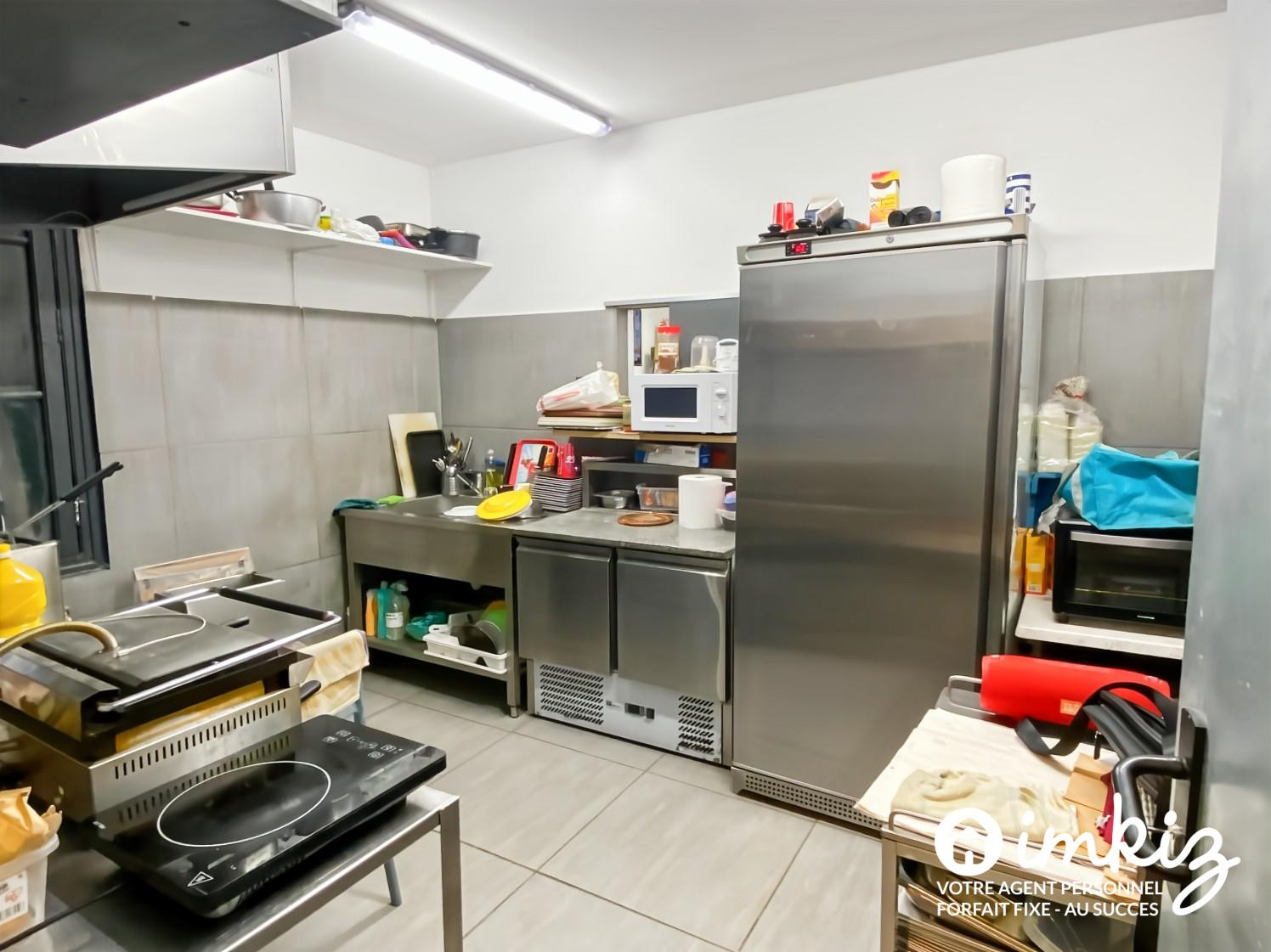 
                                                Vente
                                                 Appartement 3 pièces et local commercial