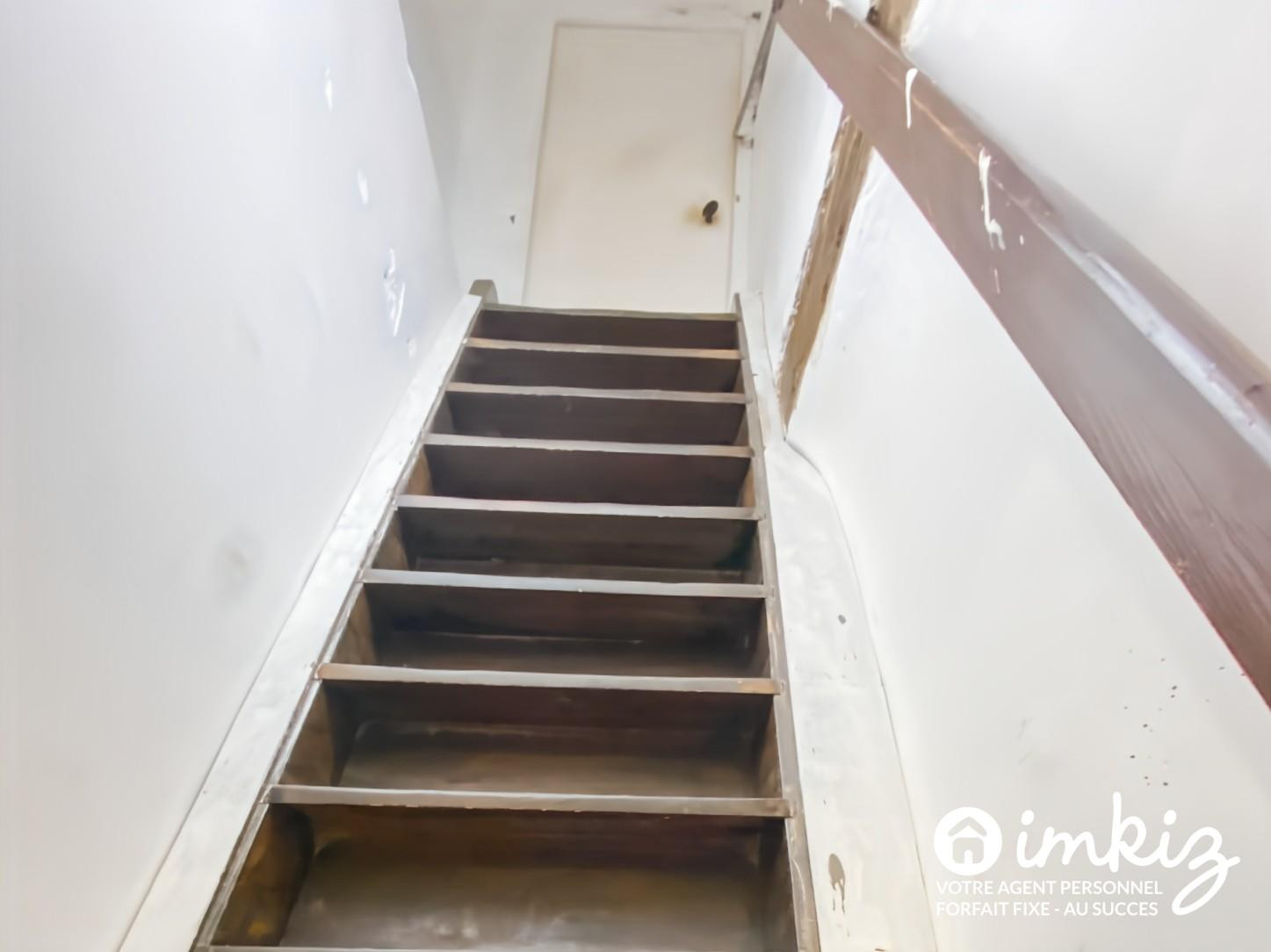 
                                                Vente
                                                 Appartement 3 pièces et local commercial