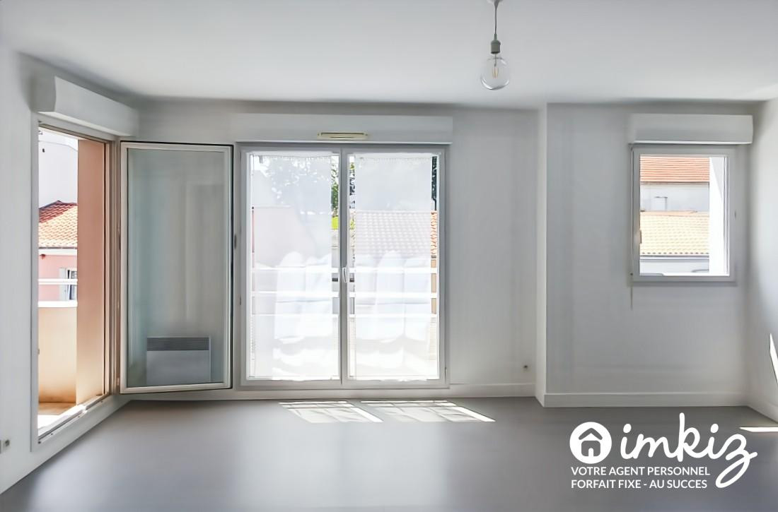 
                                                Vente
                                                 Appartement 3 pièces lumineux dans quartier vivant