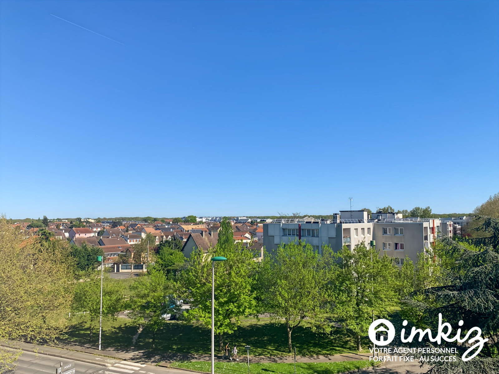 
                                                Vente
                                                 Appartement 3 pièces - lumineux et vue degagée